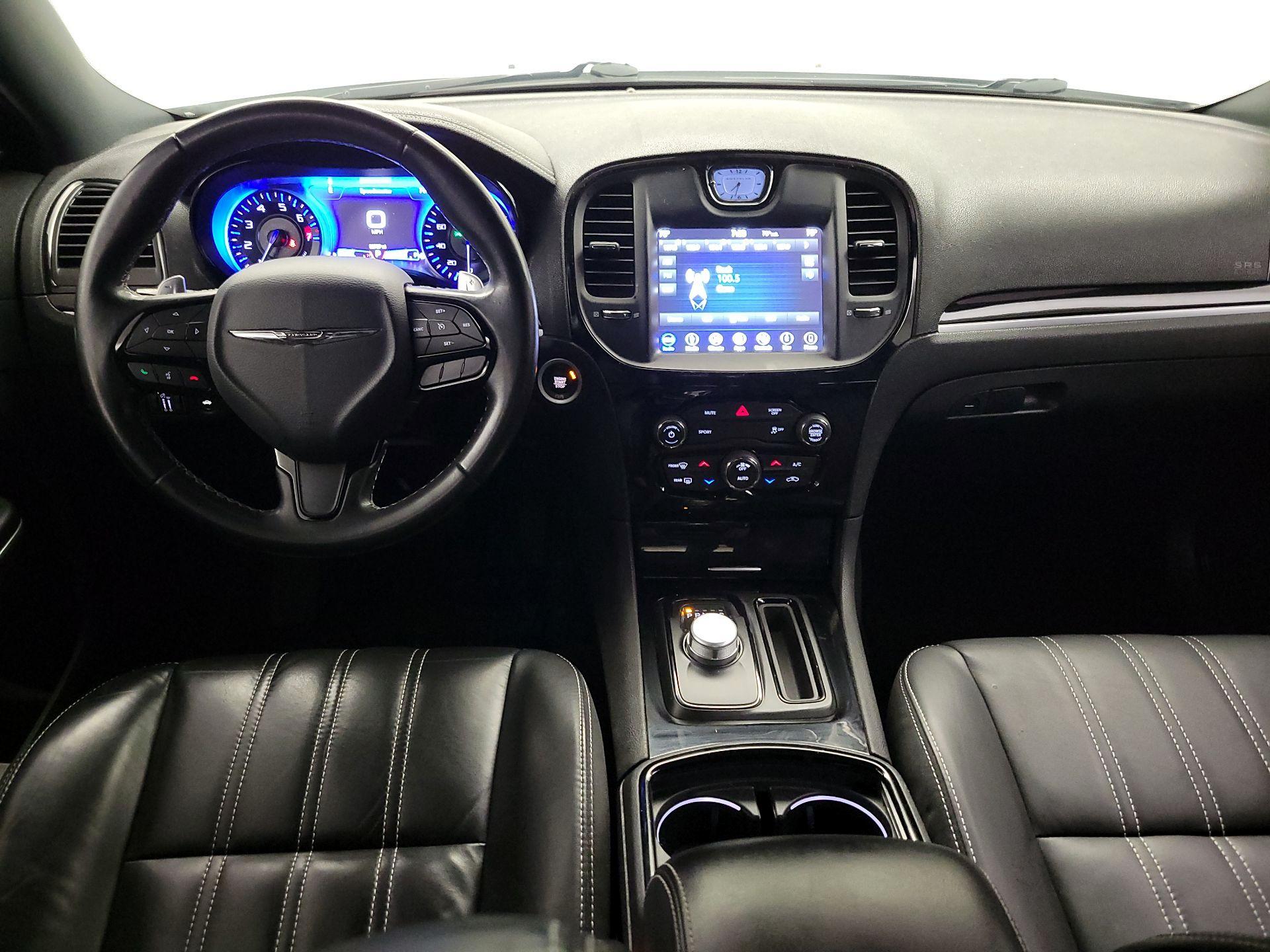 Thumbnail: 2019 Chrysler 300 - 9