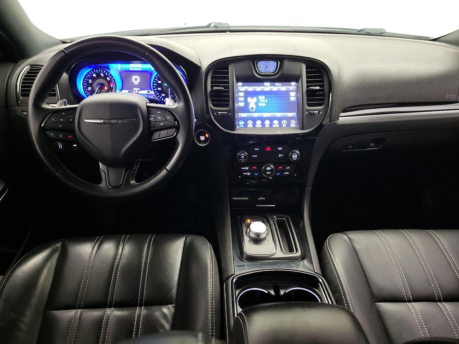 2019 Chrysler 300 S - Photo 10