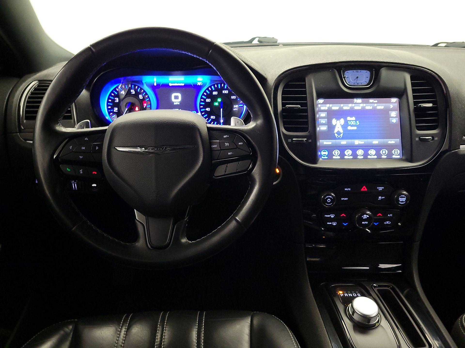 Thumbnail: 2019 Chrysler 300 - 10