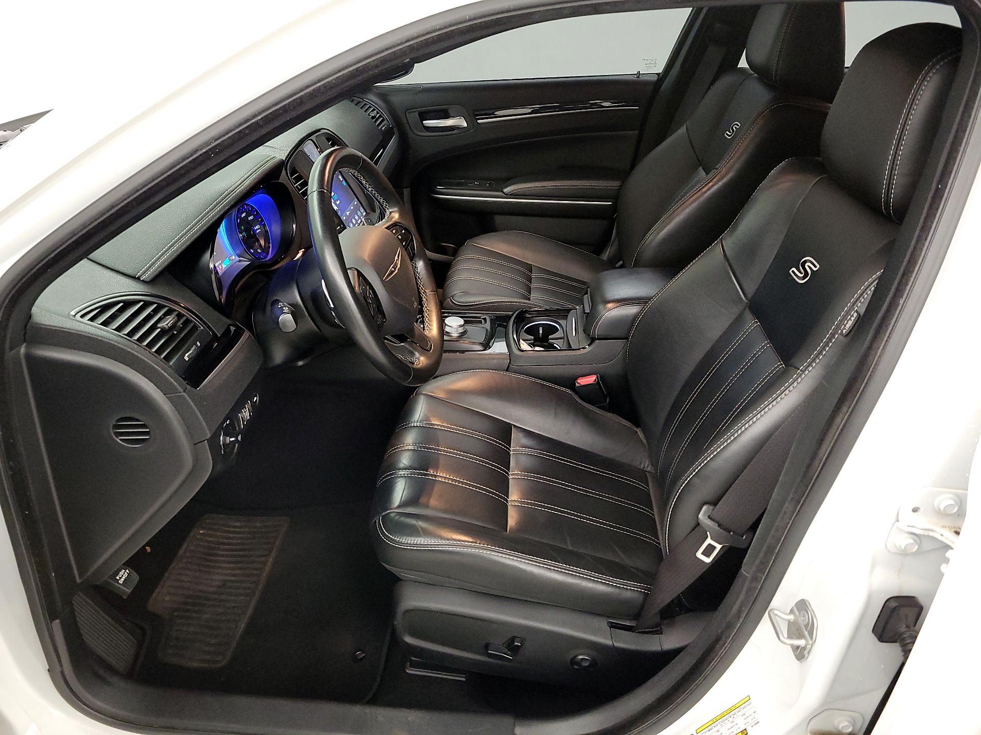 Thumbnail: 2019 Chrysler 300 - 11