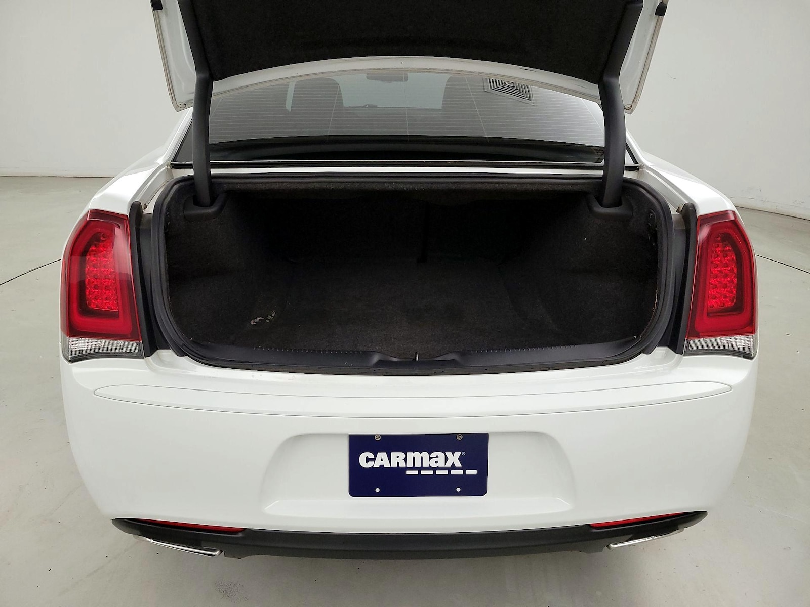 2019 Chrysler 300 S - Photo 22
