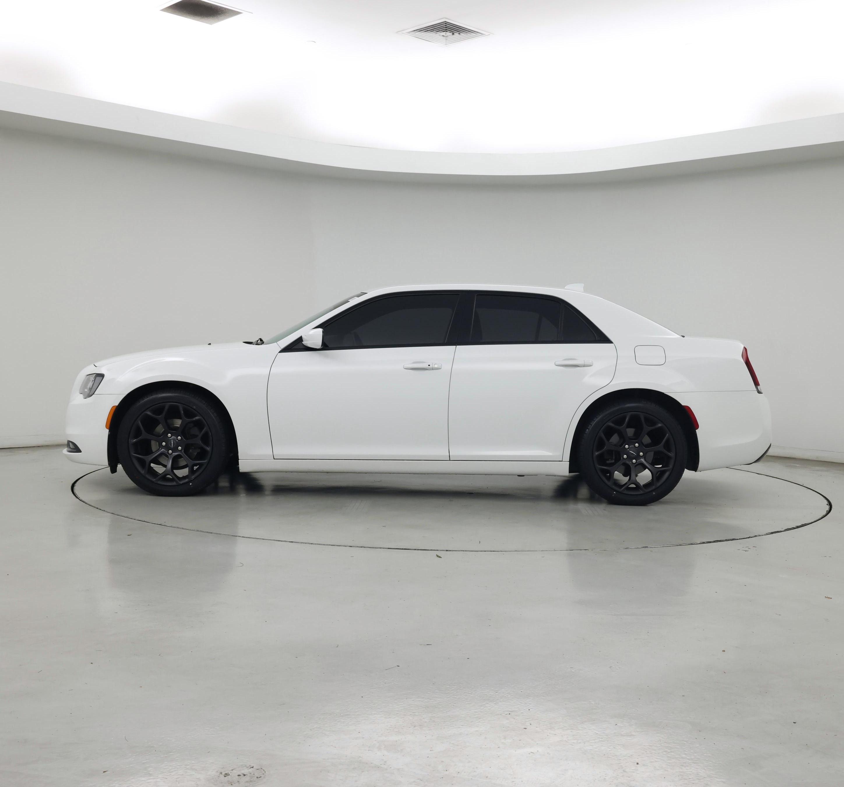 Thumbnail: 2019 Chrysler 300 - 3