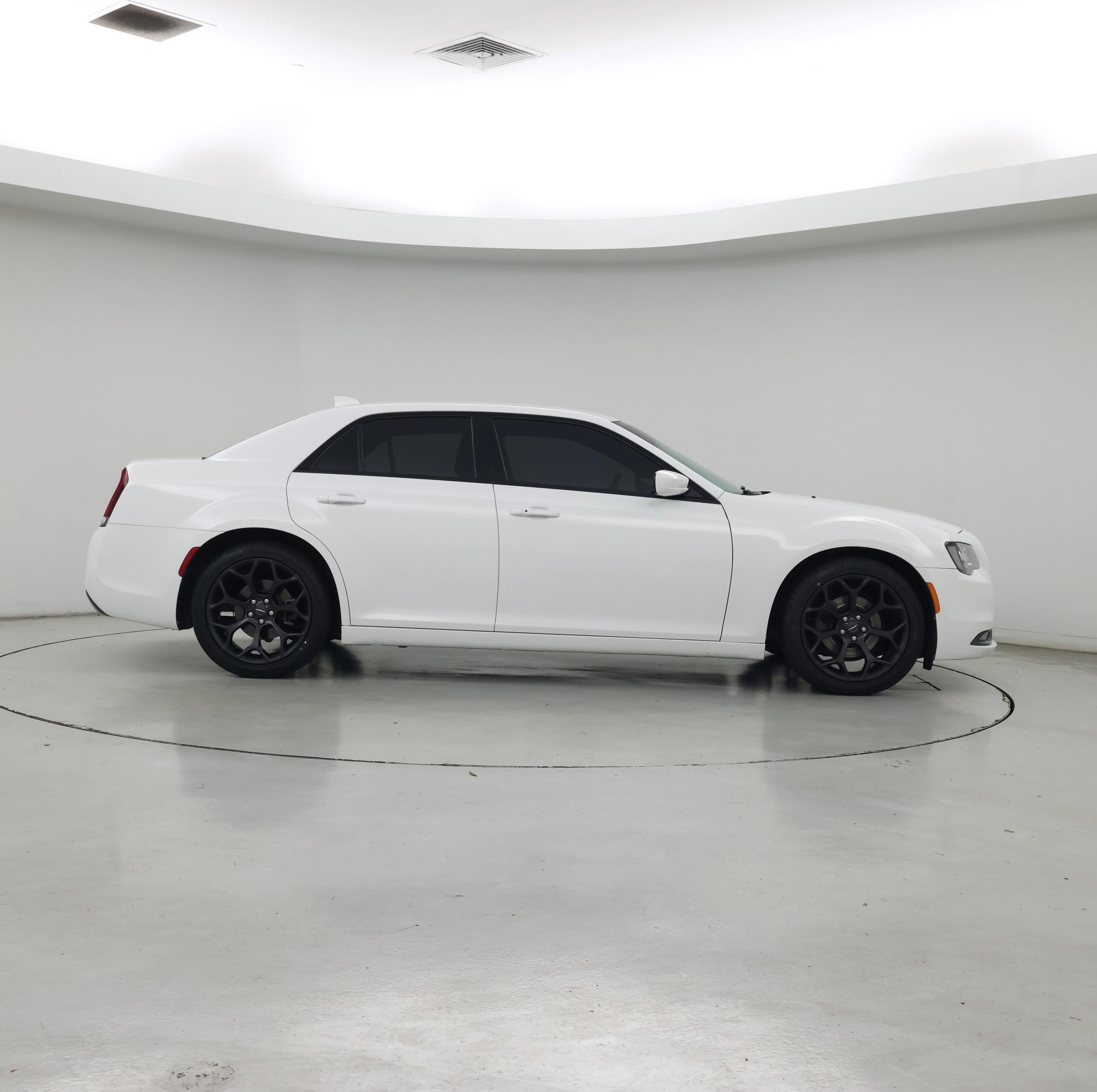 Thumbnail: 2019 Chrysler 300 - 7