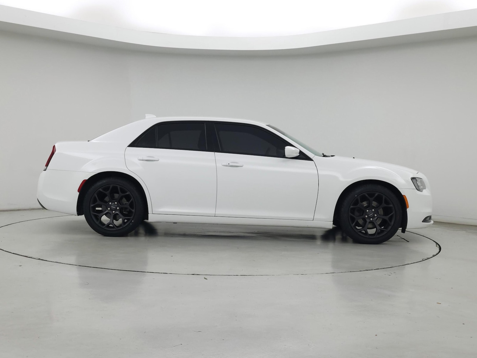2019 Chrysler 300 S - Photo 8