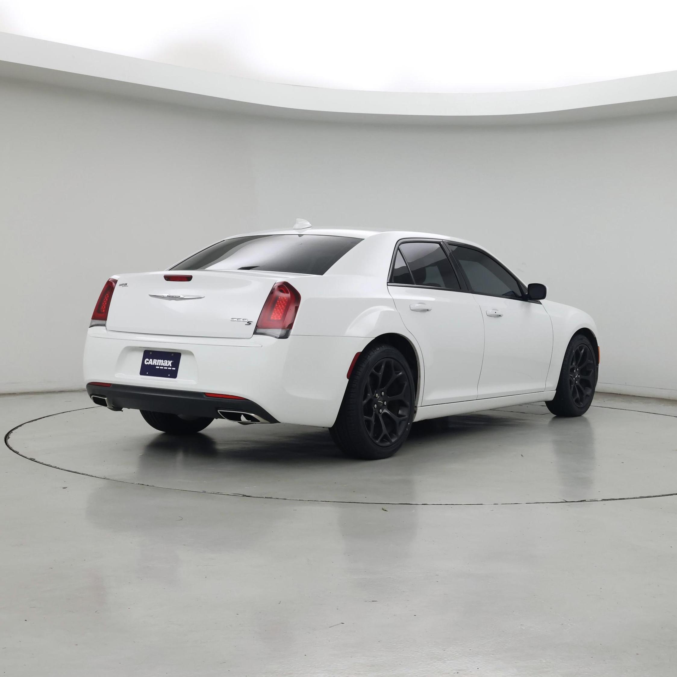 Thumbnail: 2019 Chrysler 300 - 8