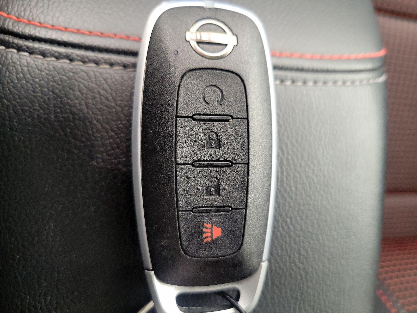 2025 Nissan Kicks SR - Photo 25