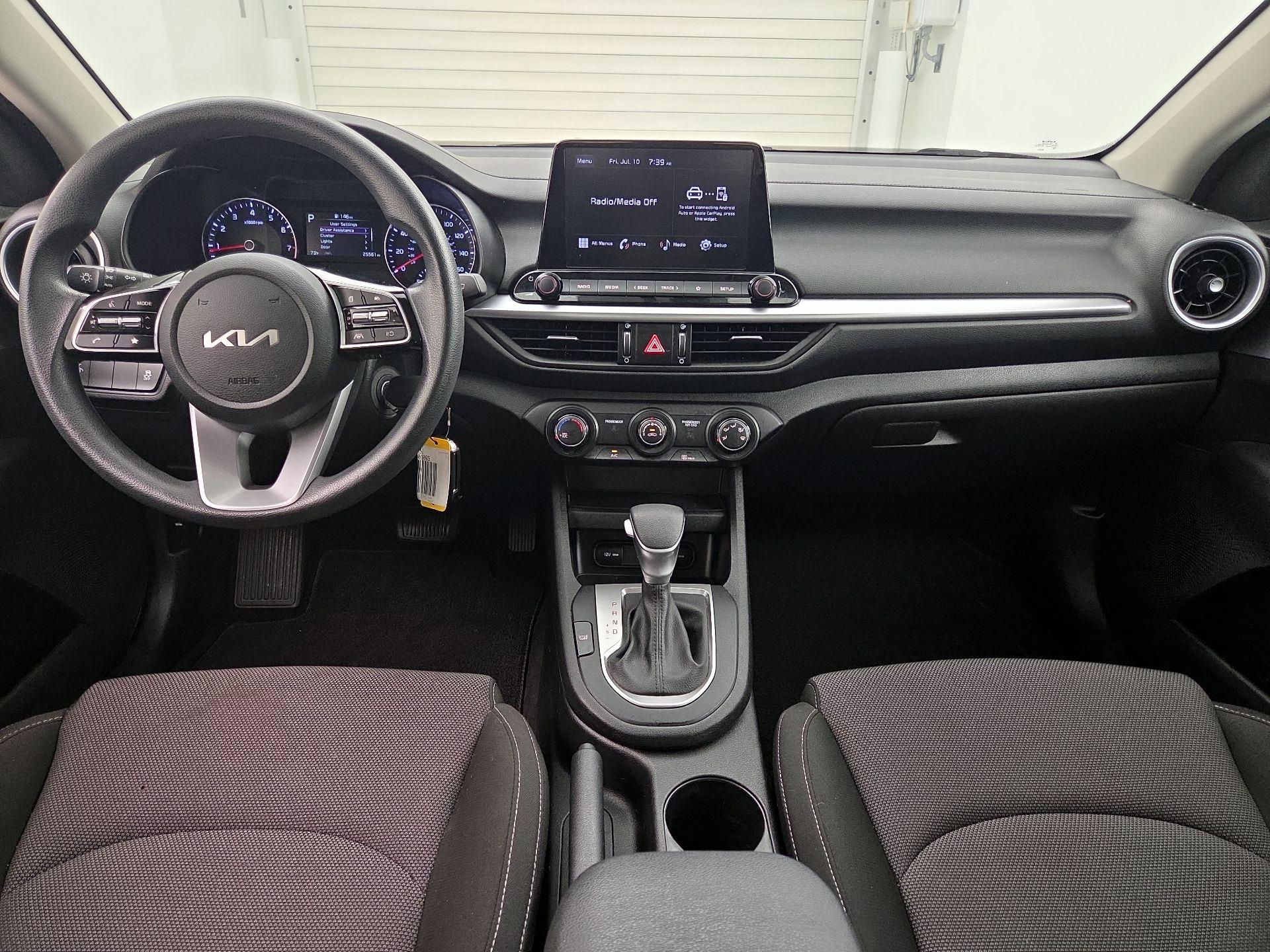 Thumbnail: 2023 Kia Forte - 9