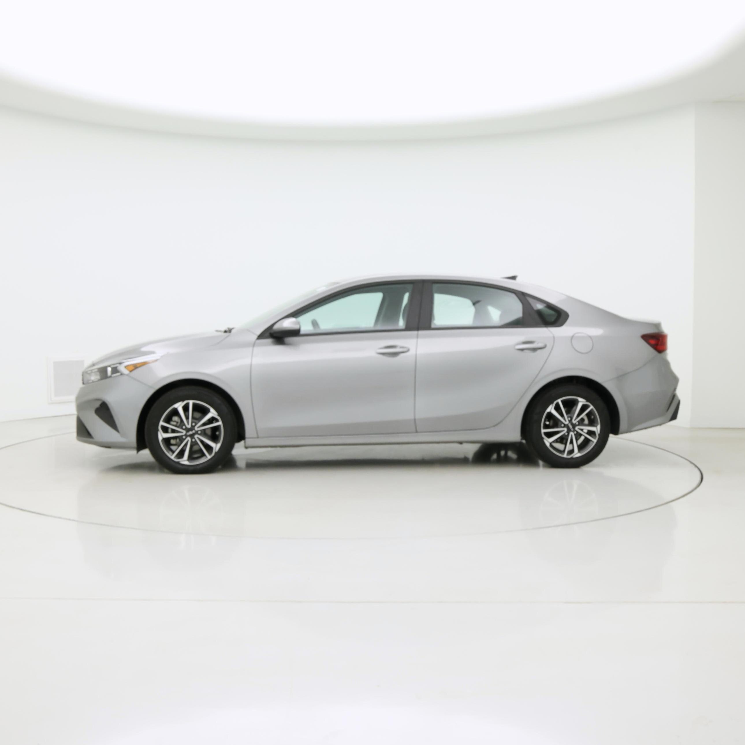 Thumbnail: 2023 Kia Forte - 3