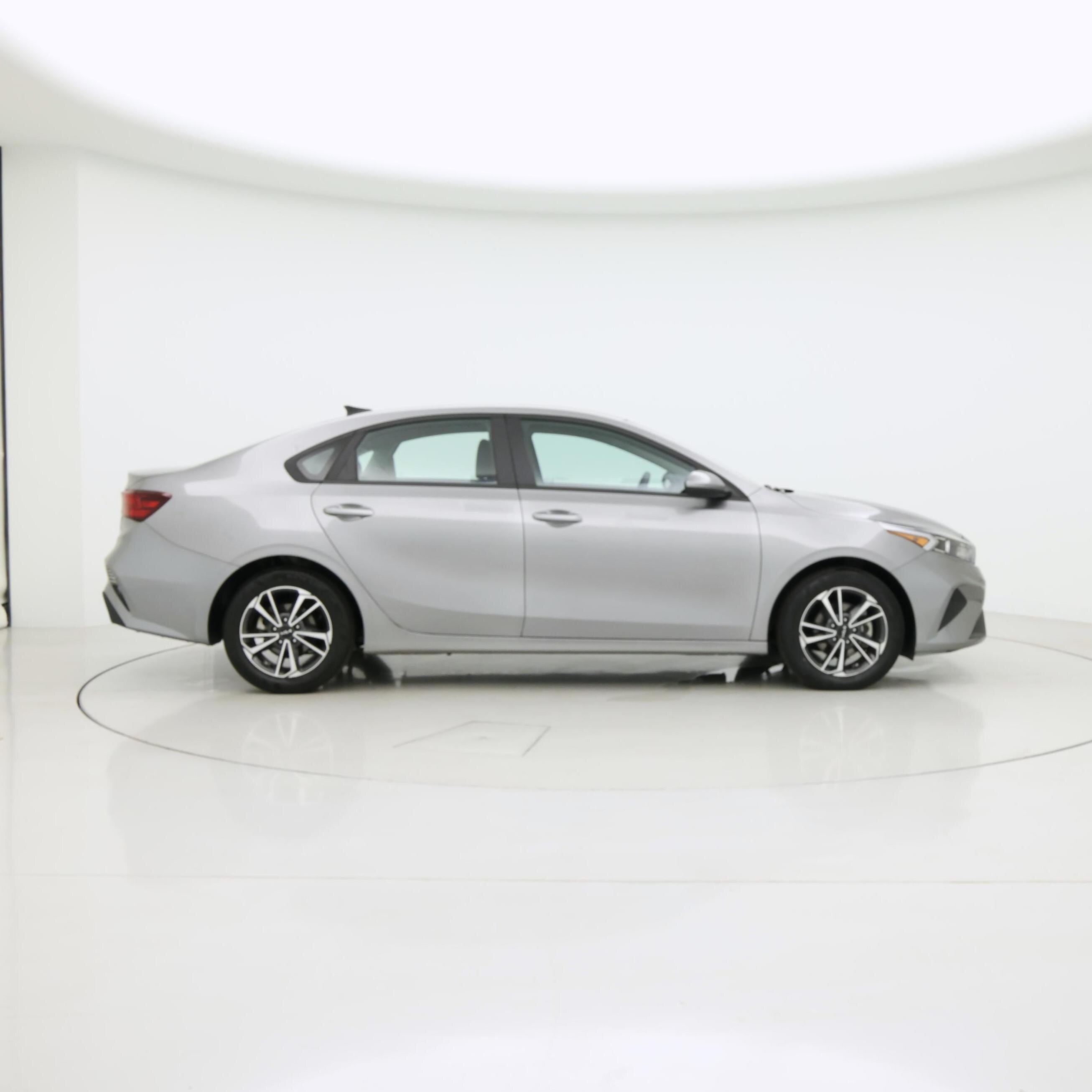 Thumbnail: 2023 Kia Forte - 7