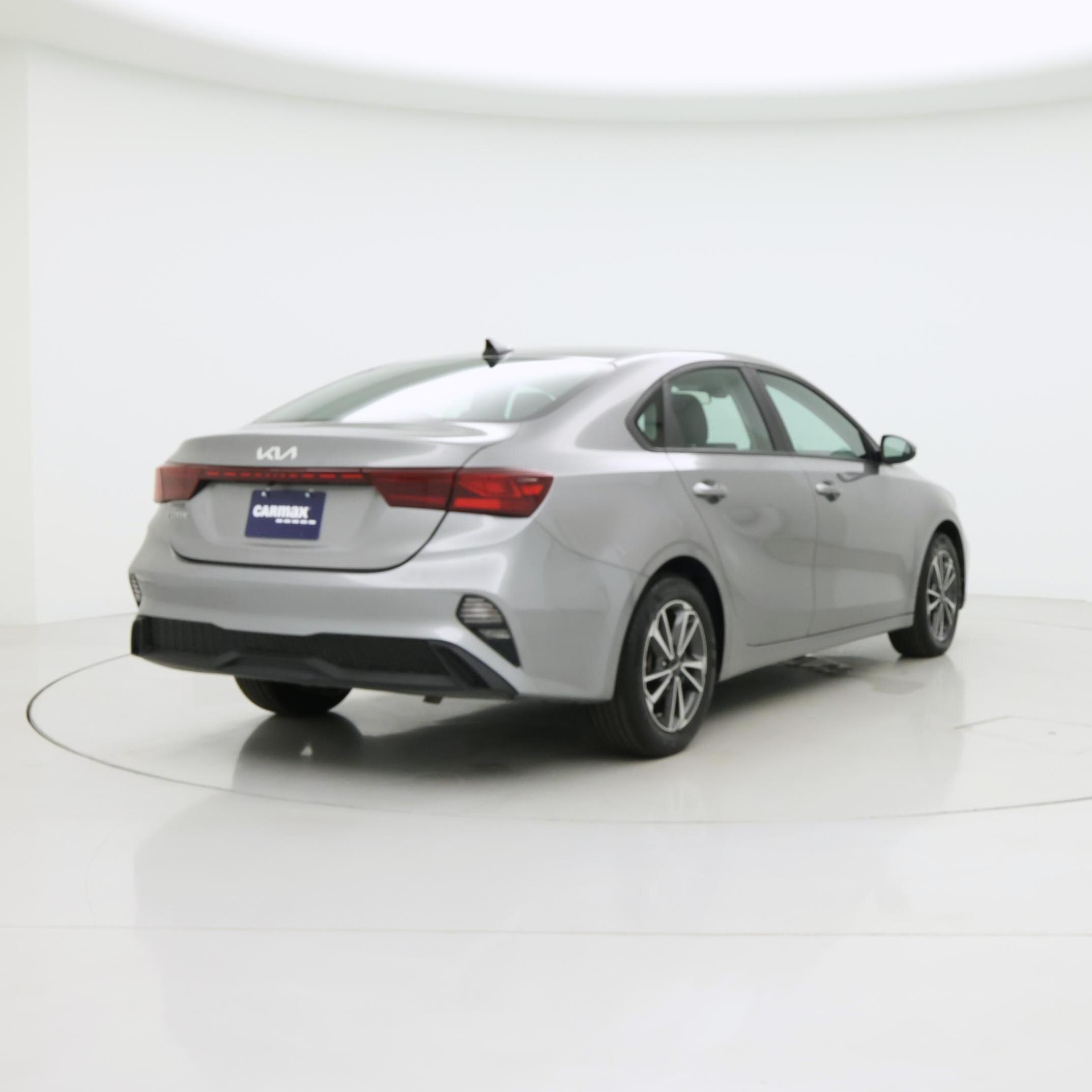 Thumbnail: 2023 Kia Forte - 8