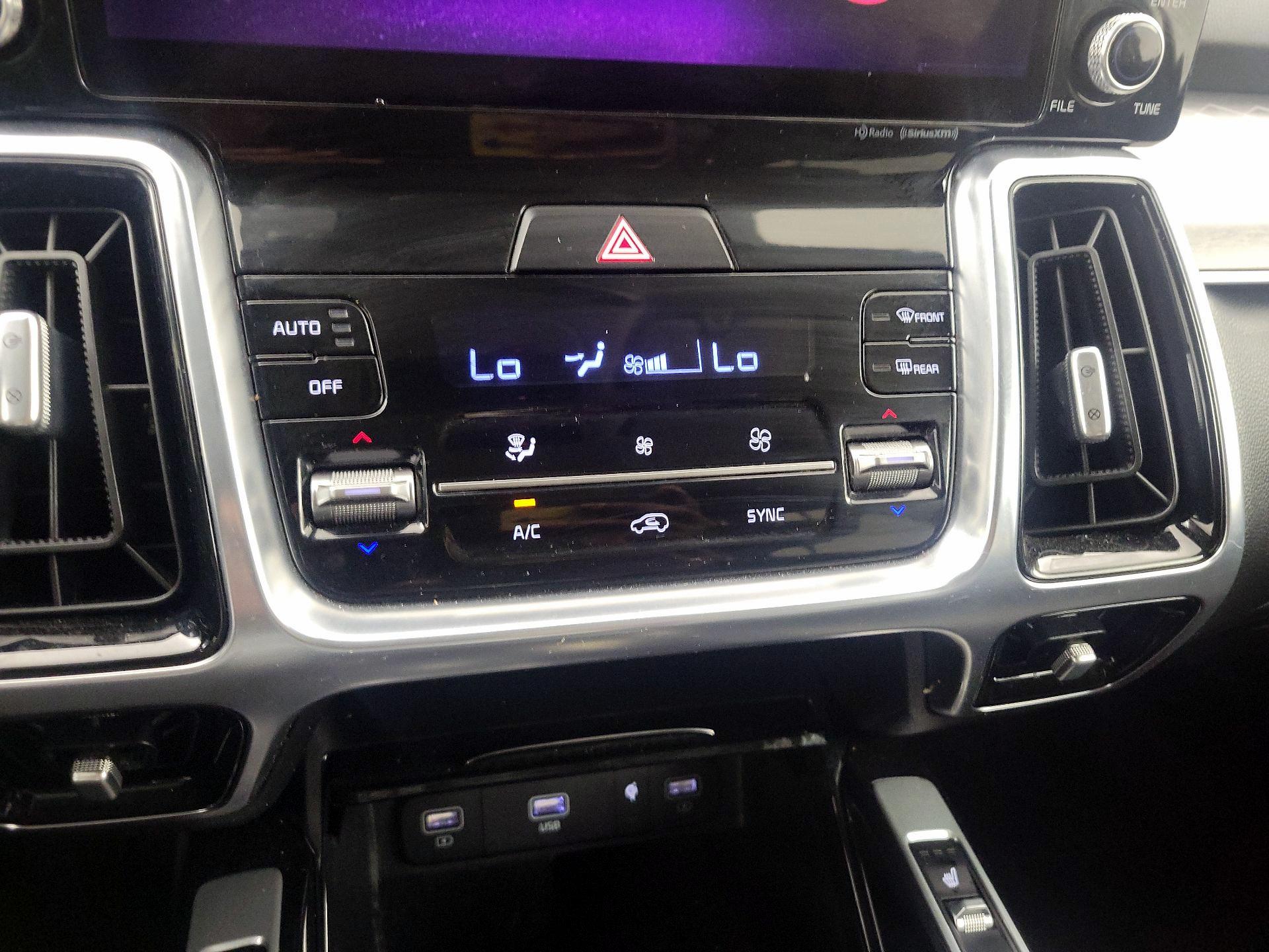 Thumbnail: 2022 Kia Sorento - 17