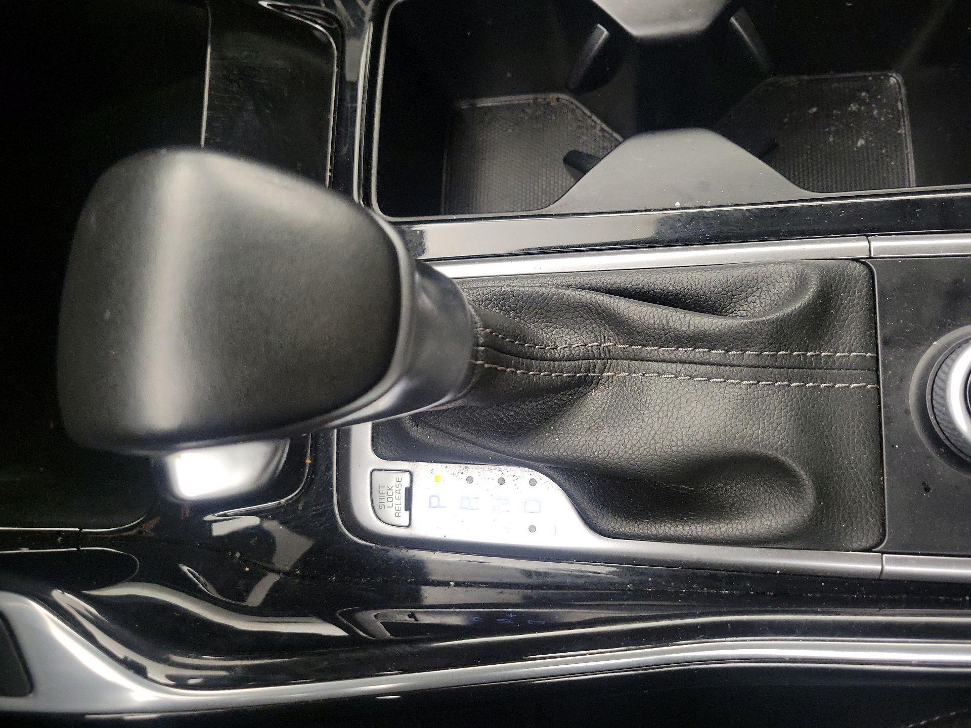Thumbnail: 2022 Kia Sorento - 18