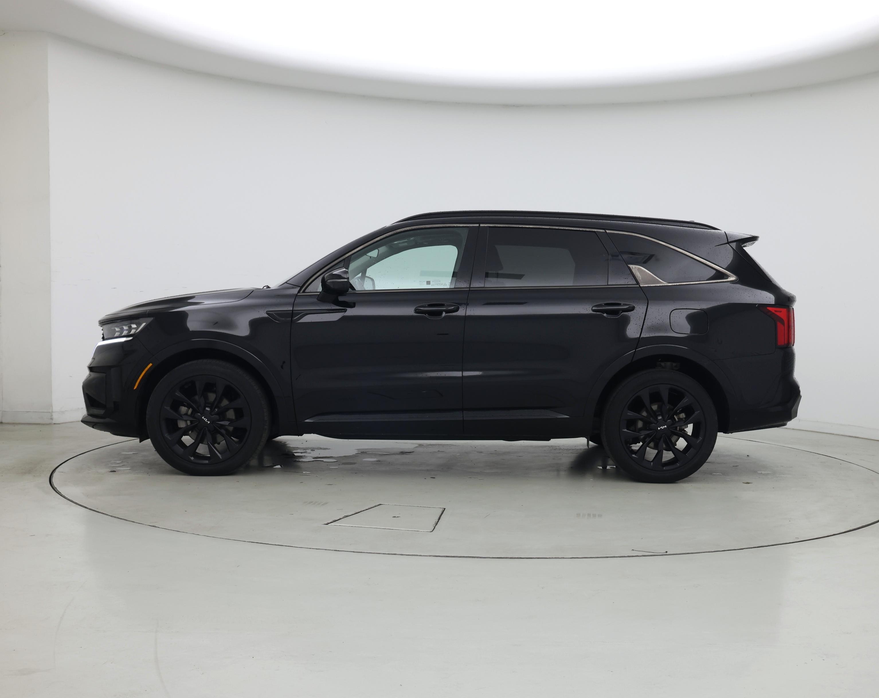 Thumbnail: 2022 Kia Sorento - 3