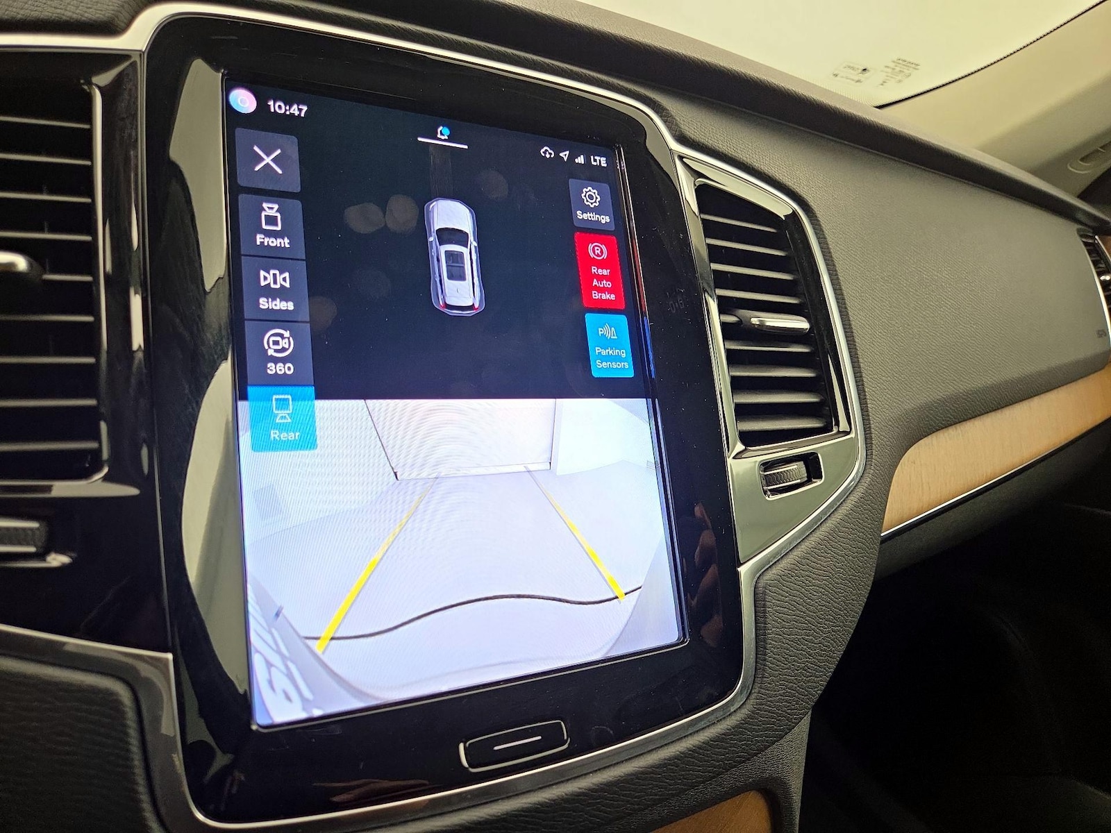 2023 Volvo XC90 Plus - Photo 16
