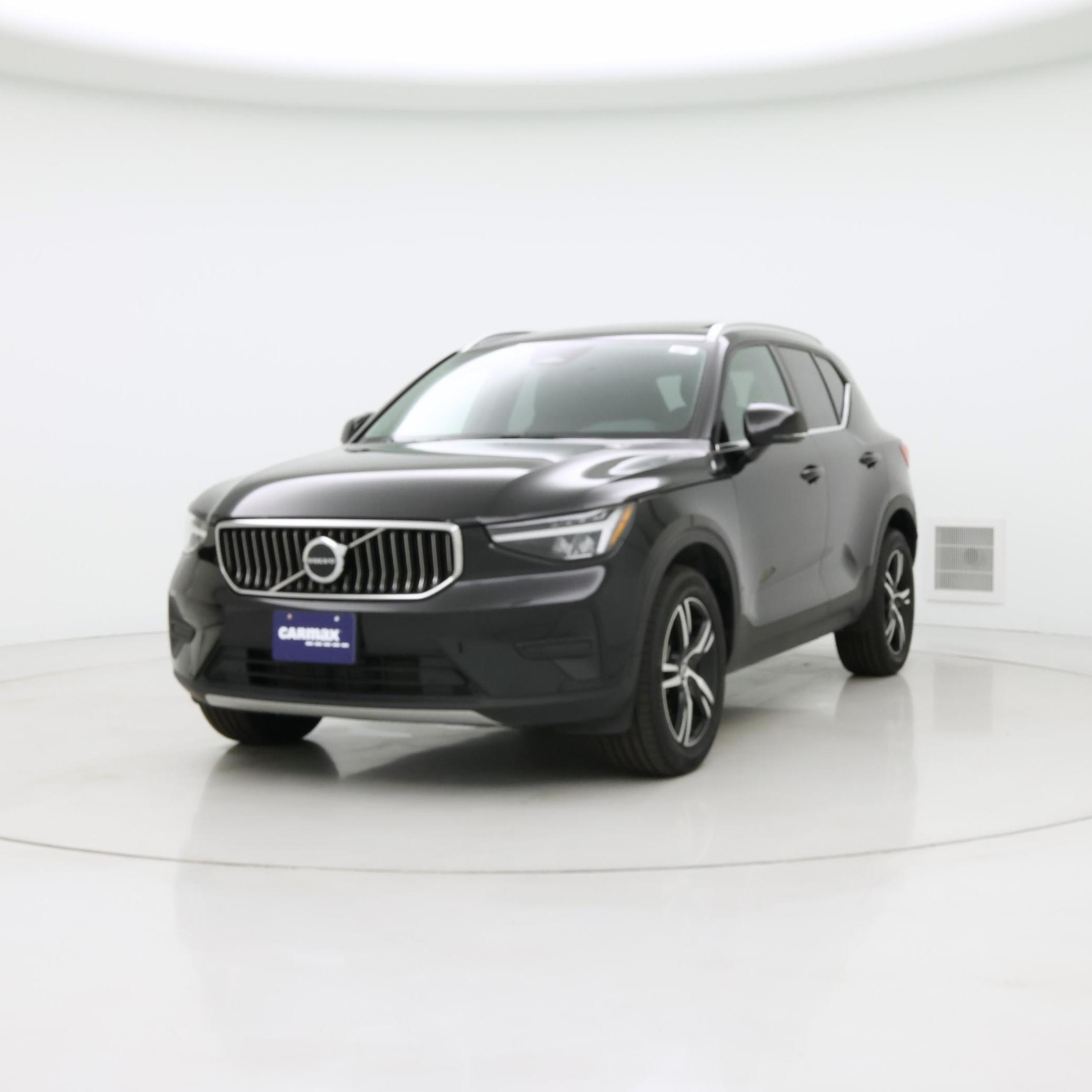 Thumbnail: 2025 Volvo XC40 - 4