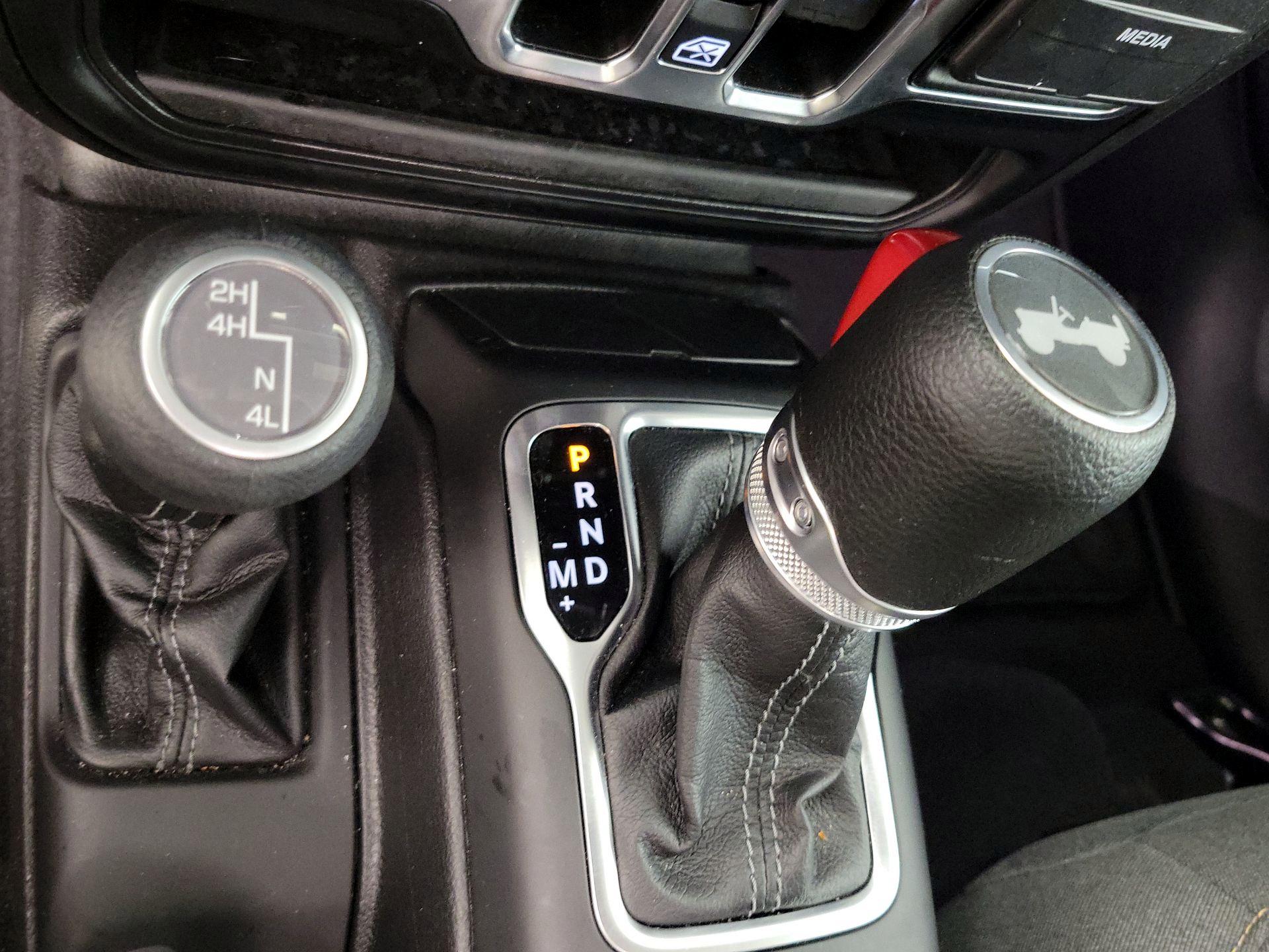 Thumbnail: 2025 Jeep Wrangler - 17