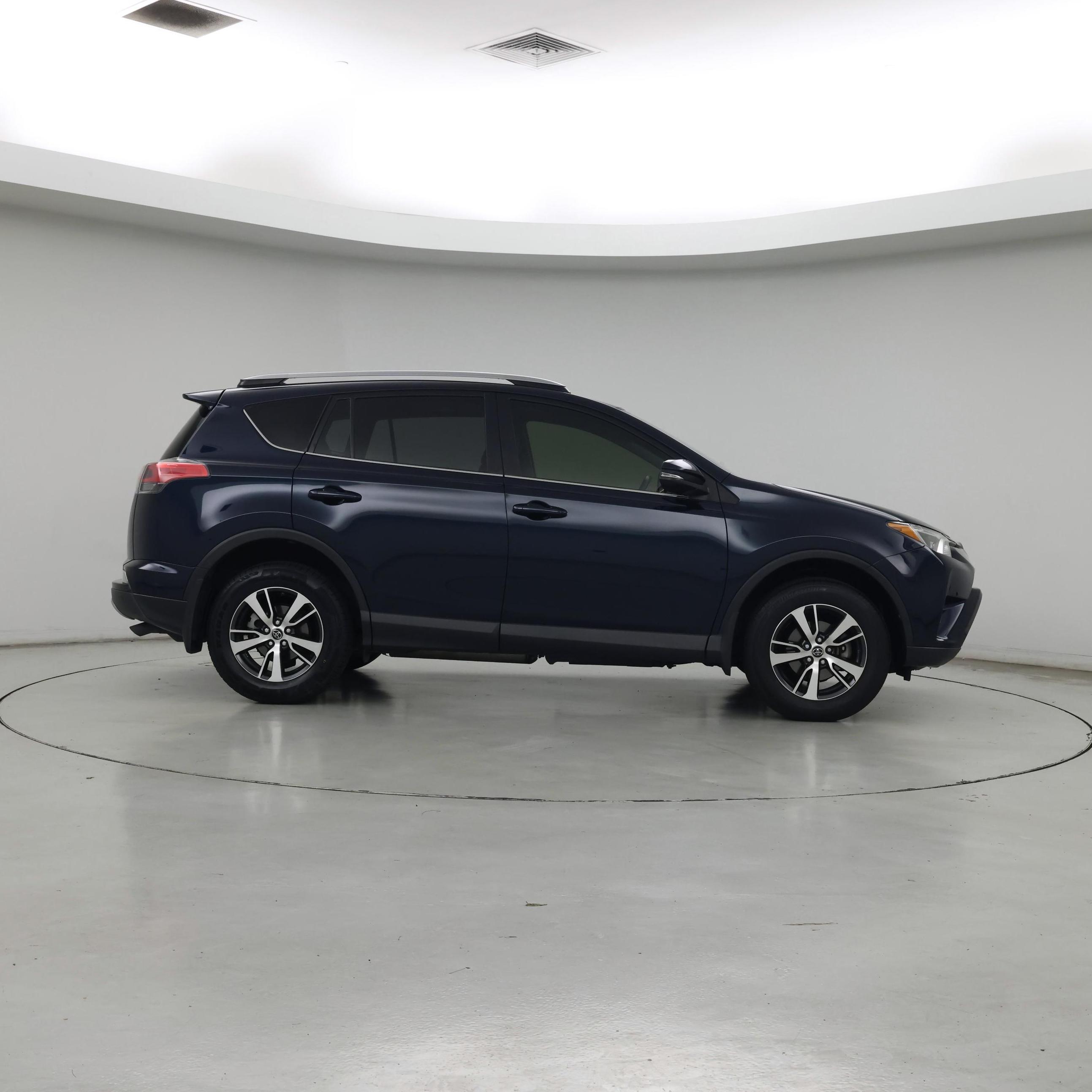 Thumbnail: 2018 Toyota RAV4 - 7