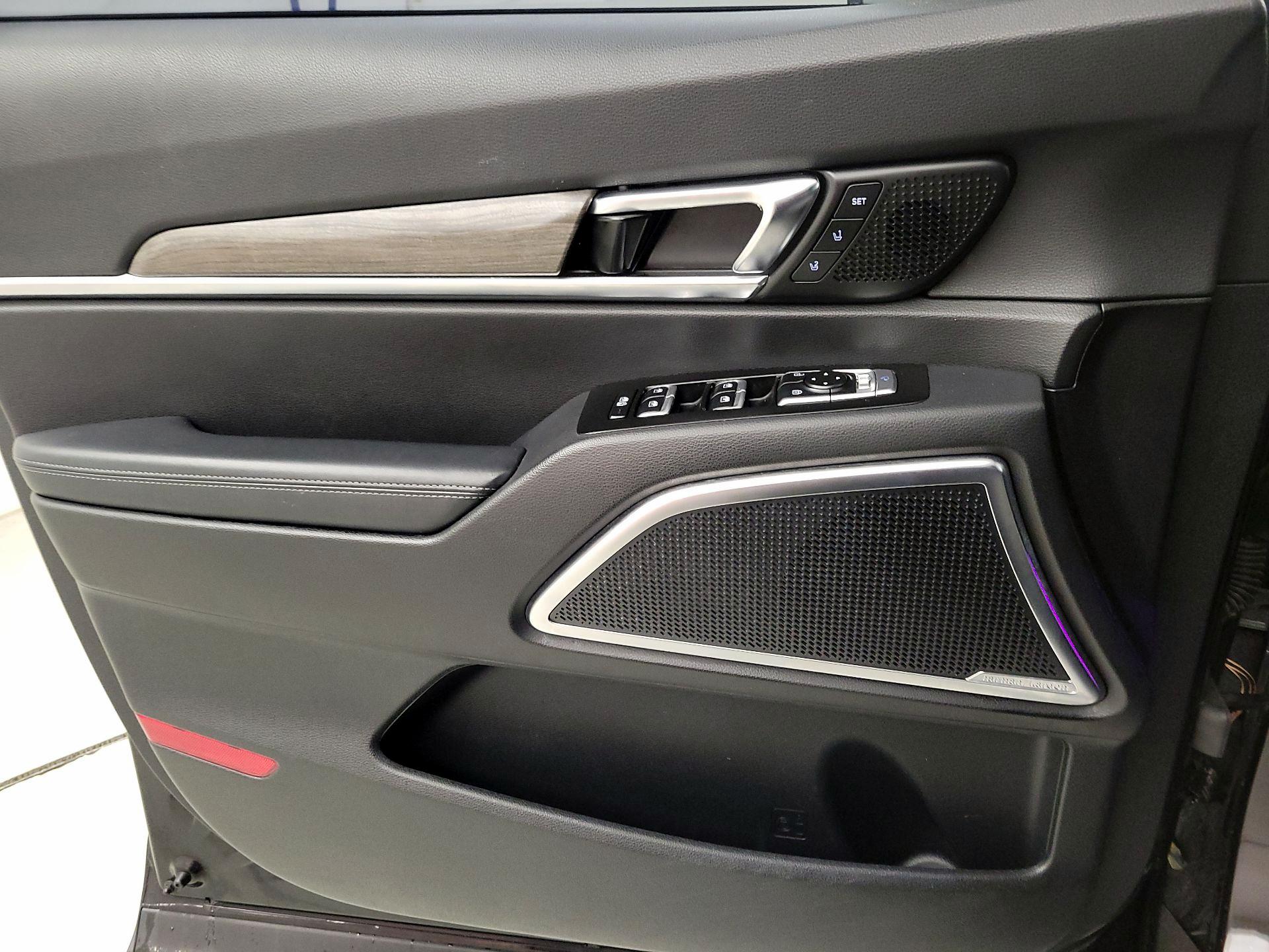 Thumbnail: 2020 Kia Telluride - 12