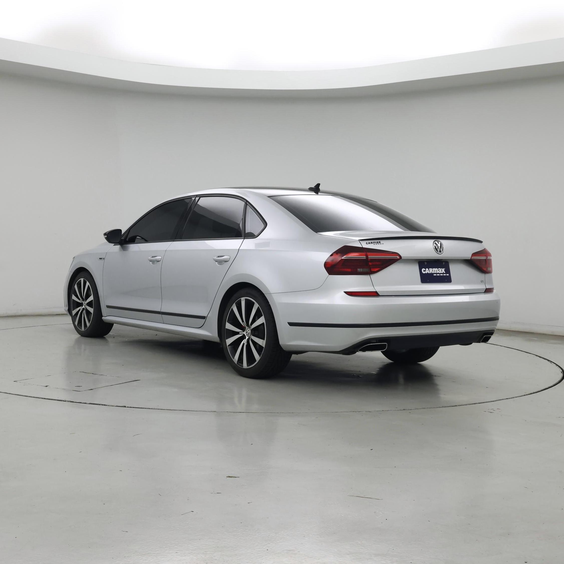 Thumbnail: 2018 Volkswagen Passat - 2