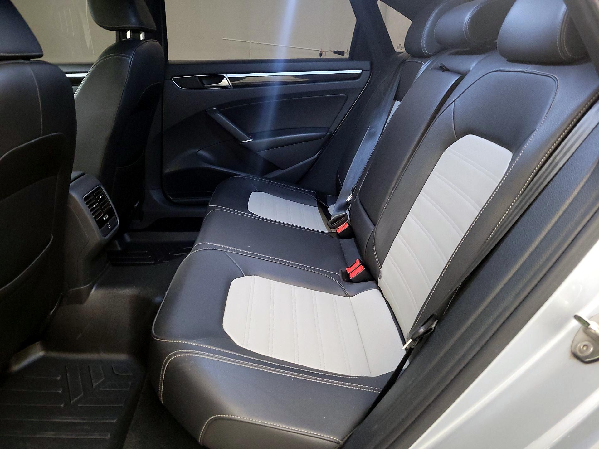 Thumbnail: 2018 Volkswagen Passat - 20