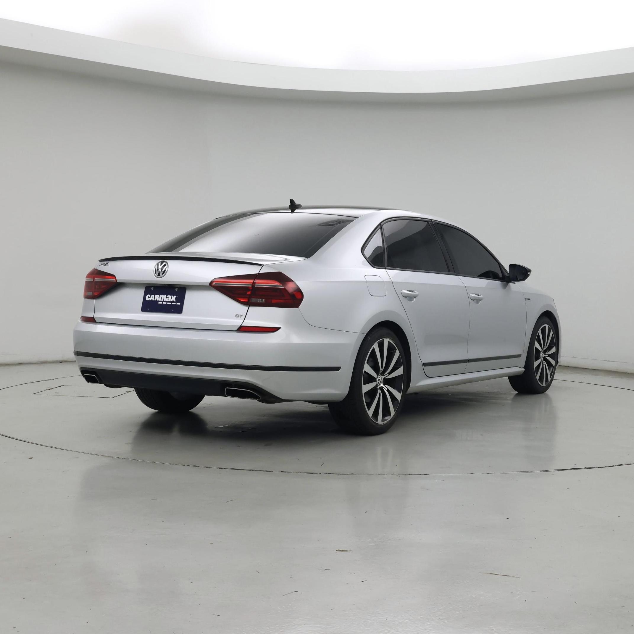 Thumbnail: 2018 Volkswagen Passat - 8