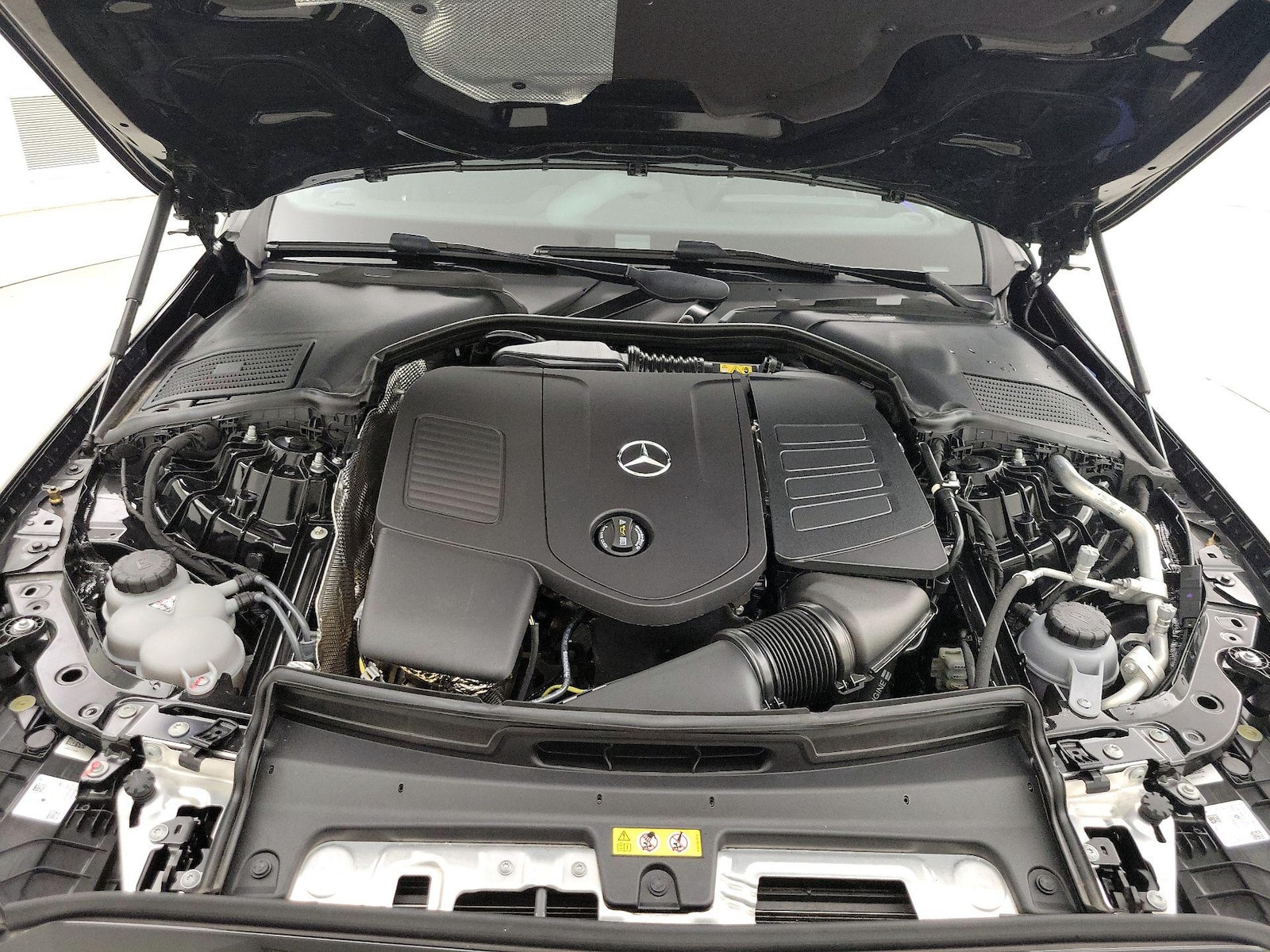 2025 Mercedes-Benz C-Class Sedan C 300 - Photo 23