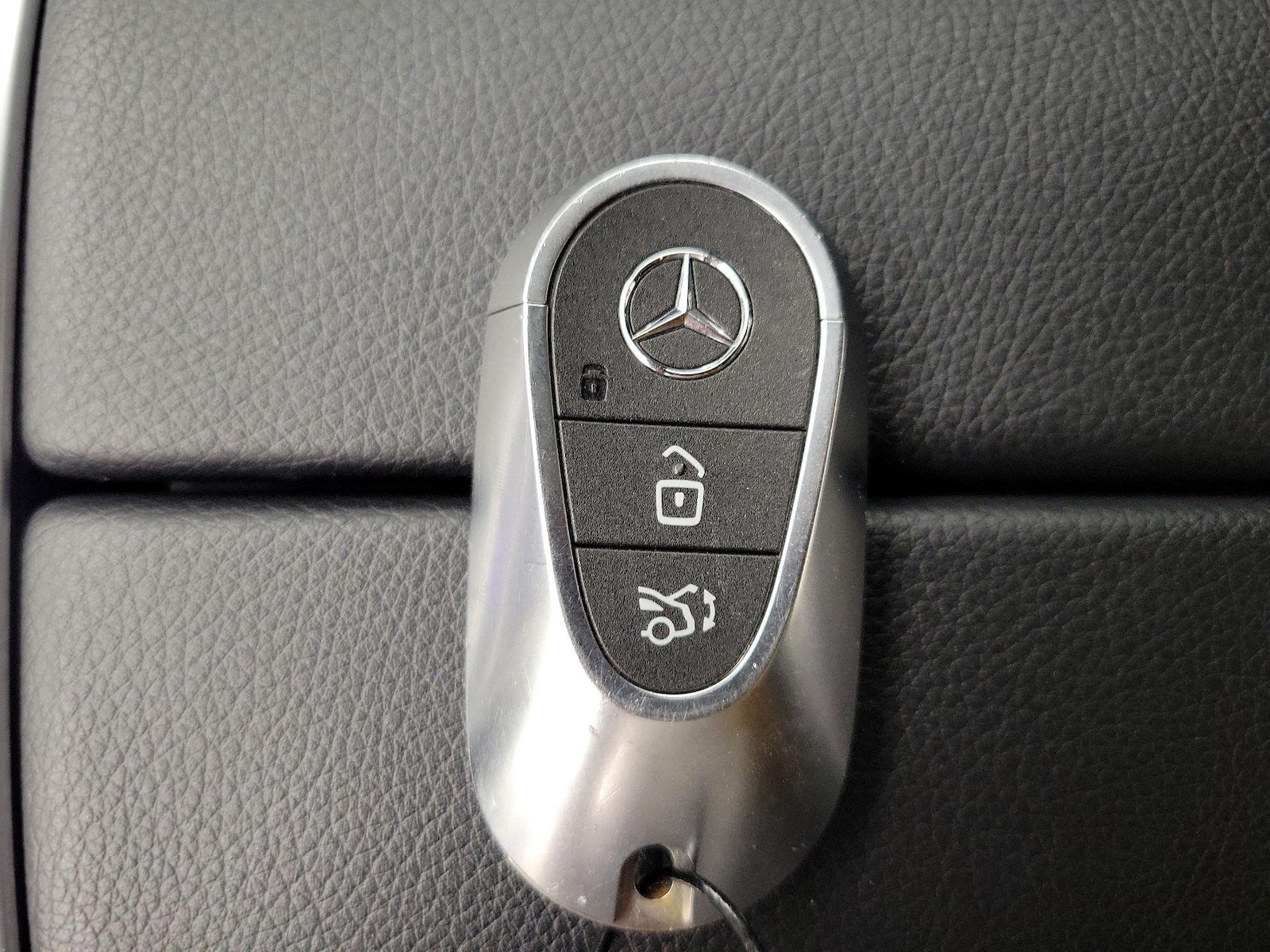 2025 Mercedes-Benz C-Class Sedan C 300 - Photo 24