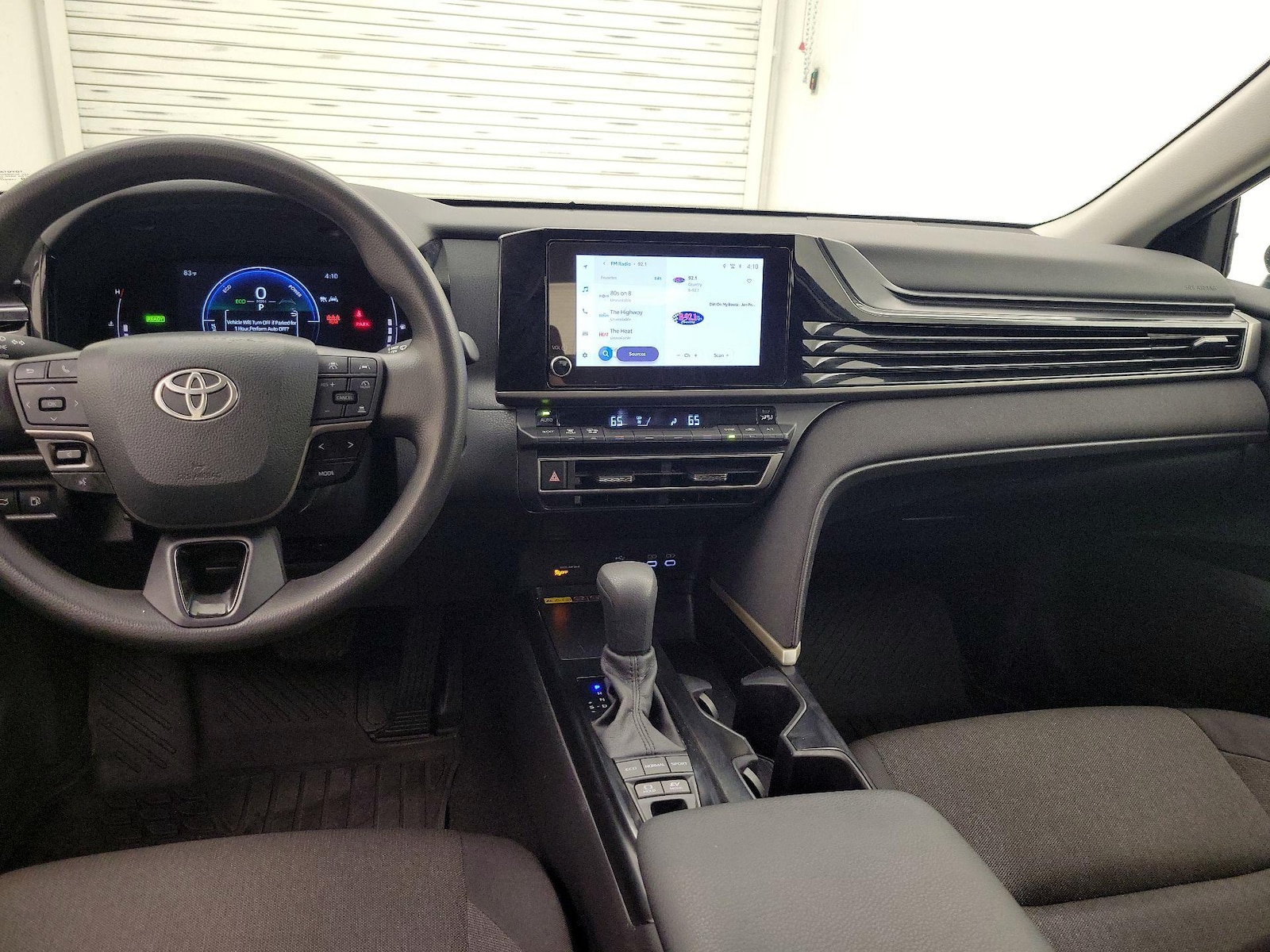 2025 Toyota Camry LE - Photo 10