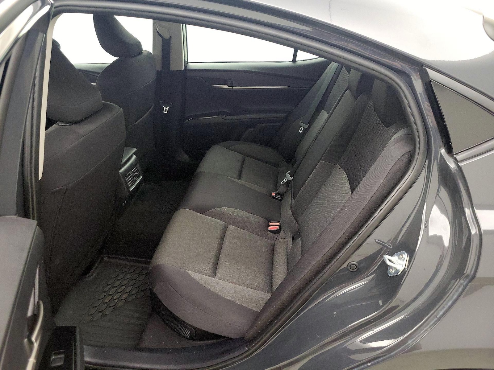 2025 Toyota Camry LE - Photo 20