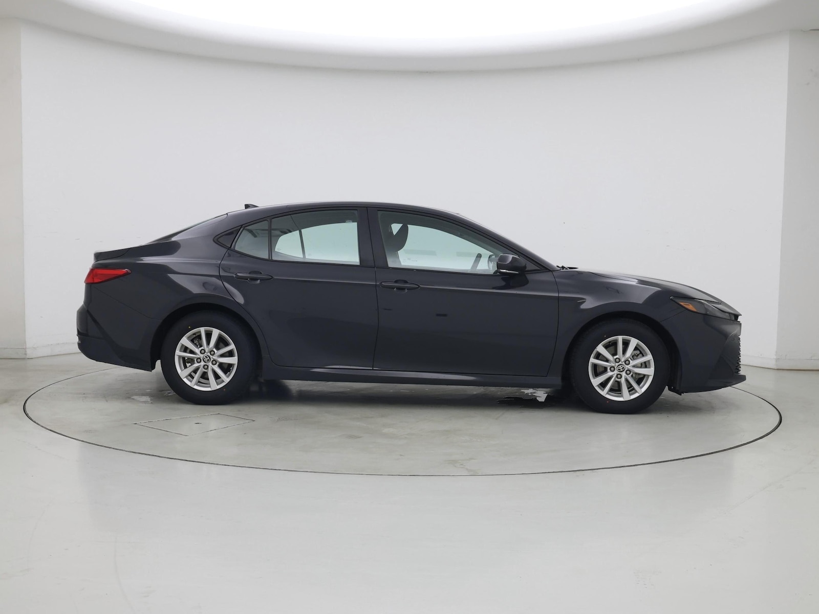 2025 Toyota Camry LE - Photo 8
