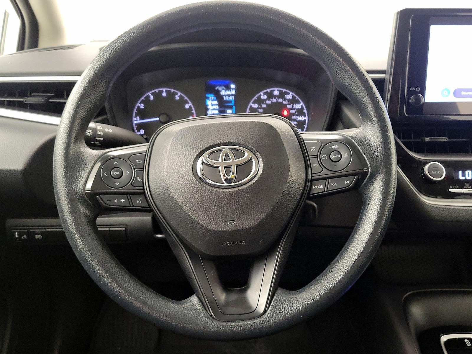 2024 Toyota Corolla LE - Photo 11