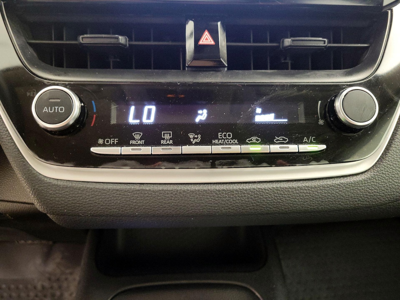 2024 Toyota Corolla LE - Photo 17