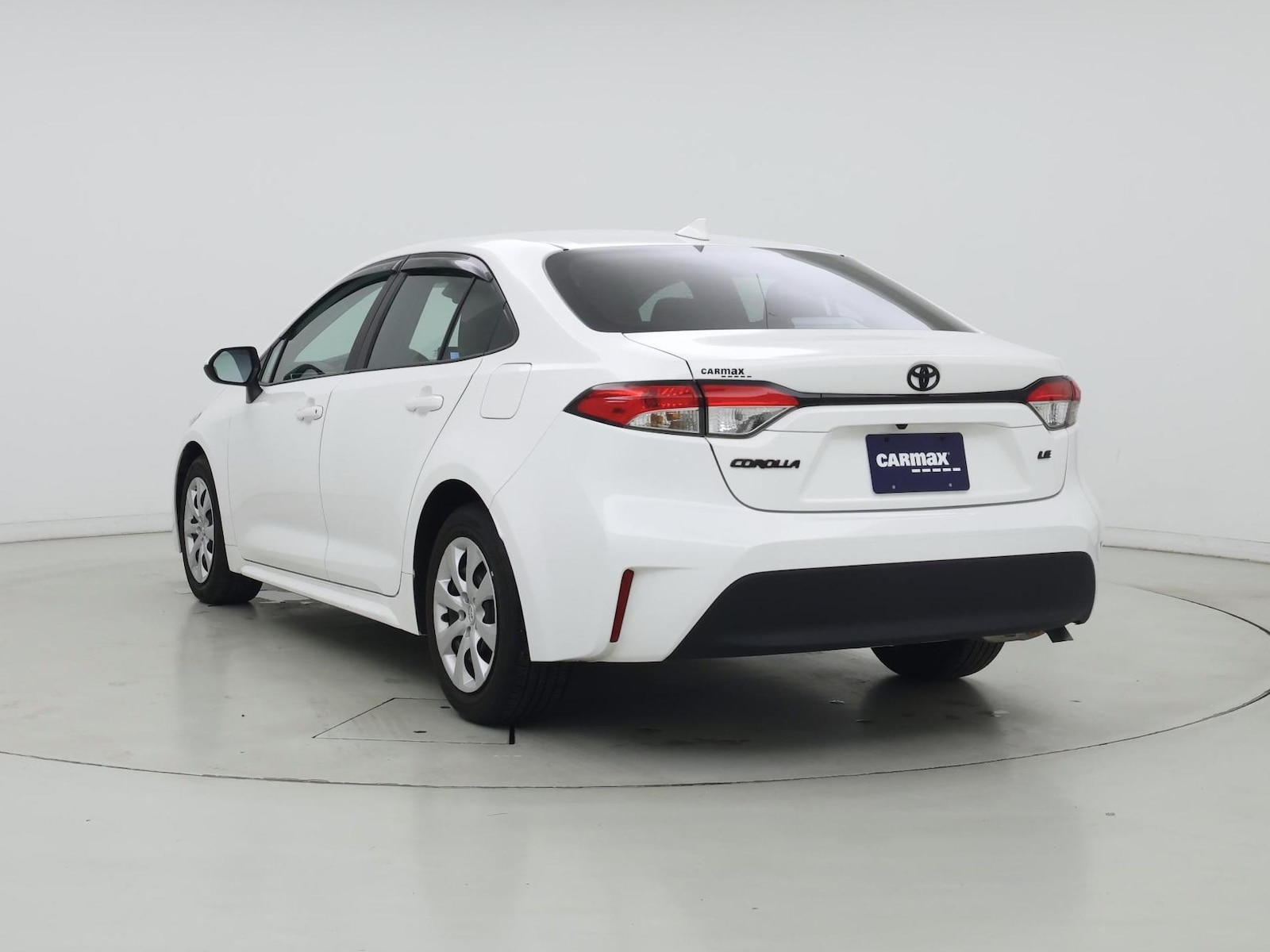 2024 Toyota Corolla LE - Photo 3