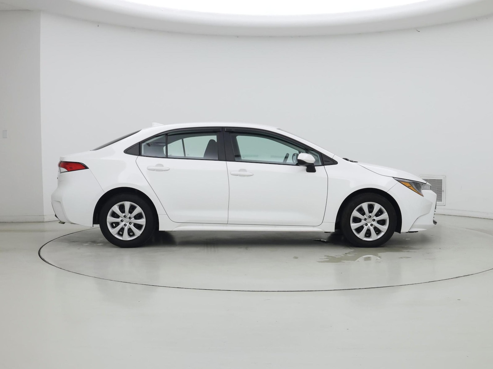 2024 Toyota Corolla LE - Photo 8