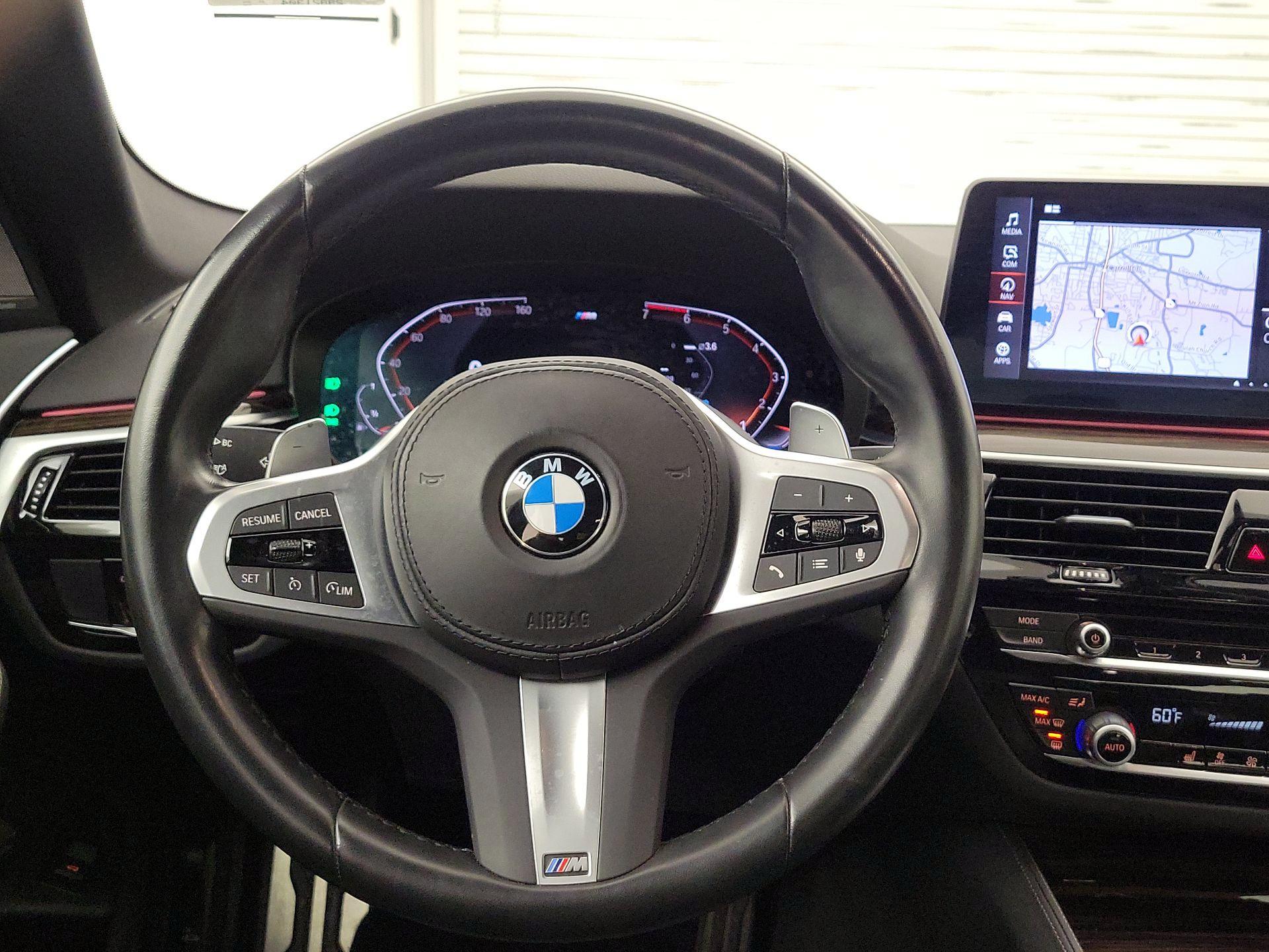 Thumbnail: 2023 BMW 5 Series - 10