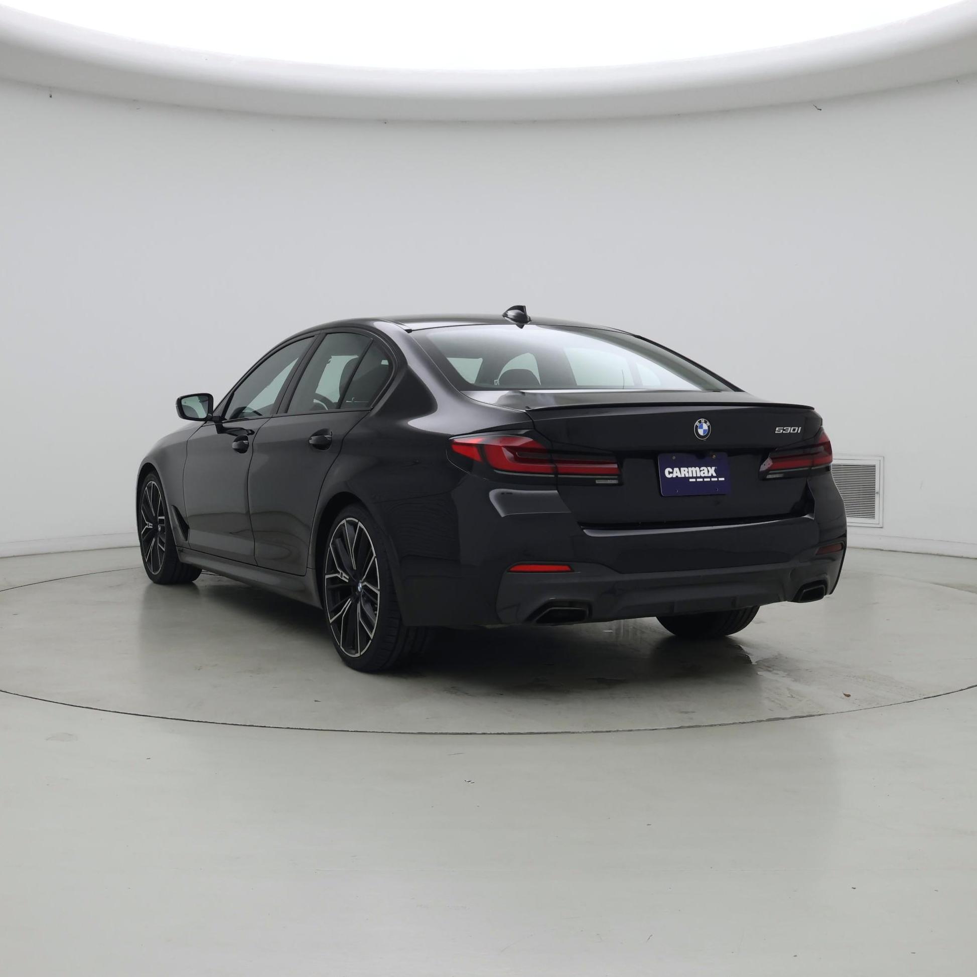 Thumbnail: 2023 BMW 5 Series - 2