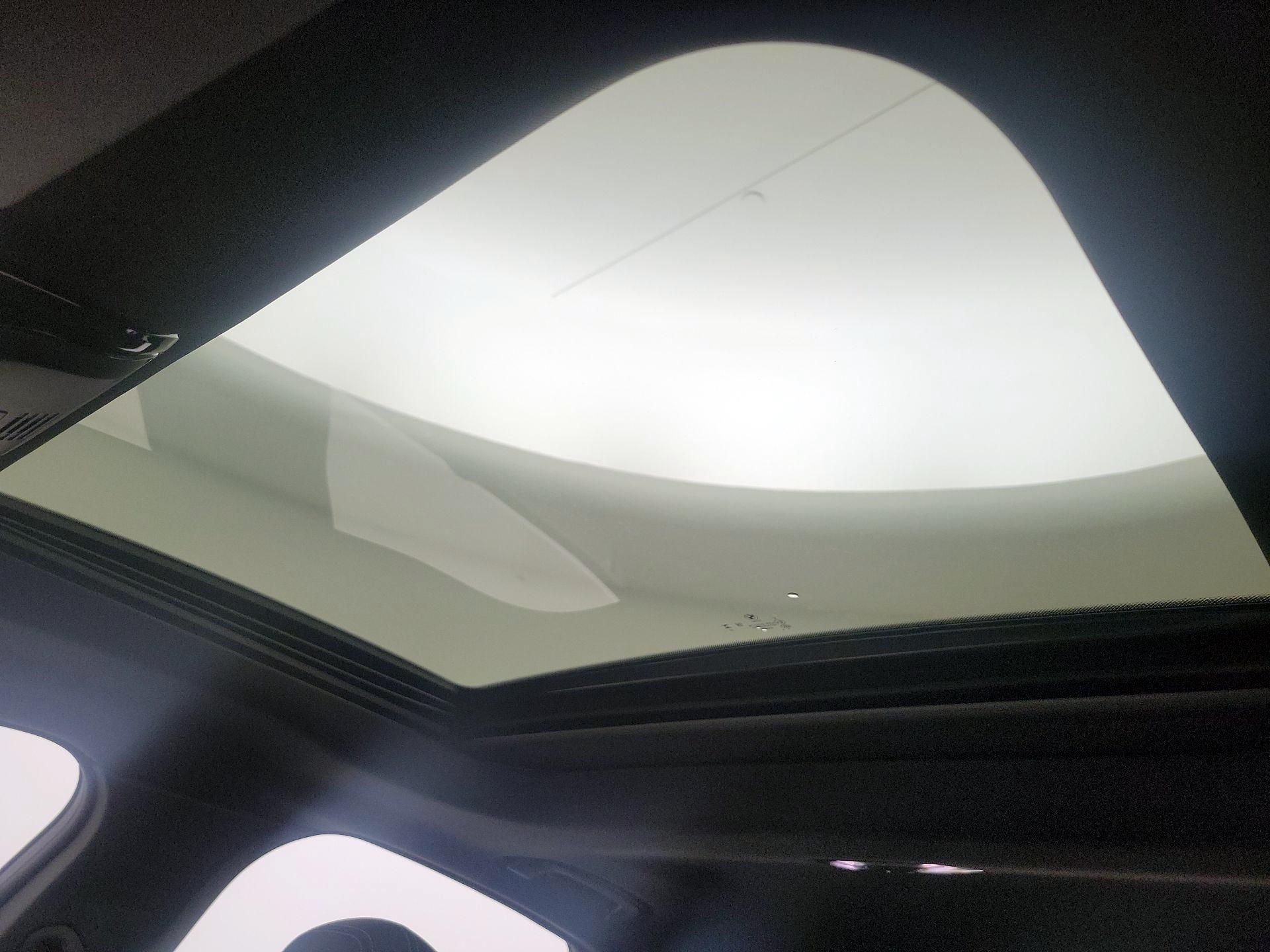 Thumbnail: 2023 BMW i4 - 20