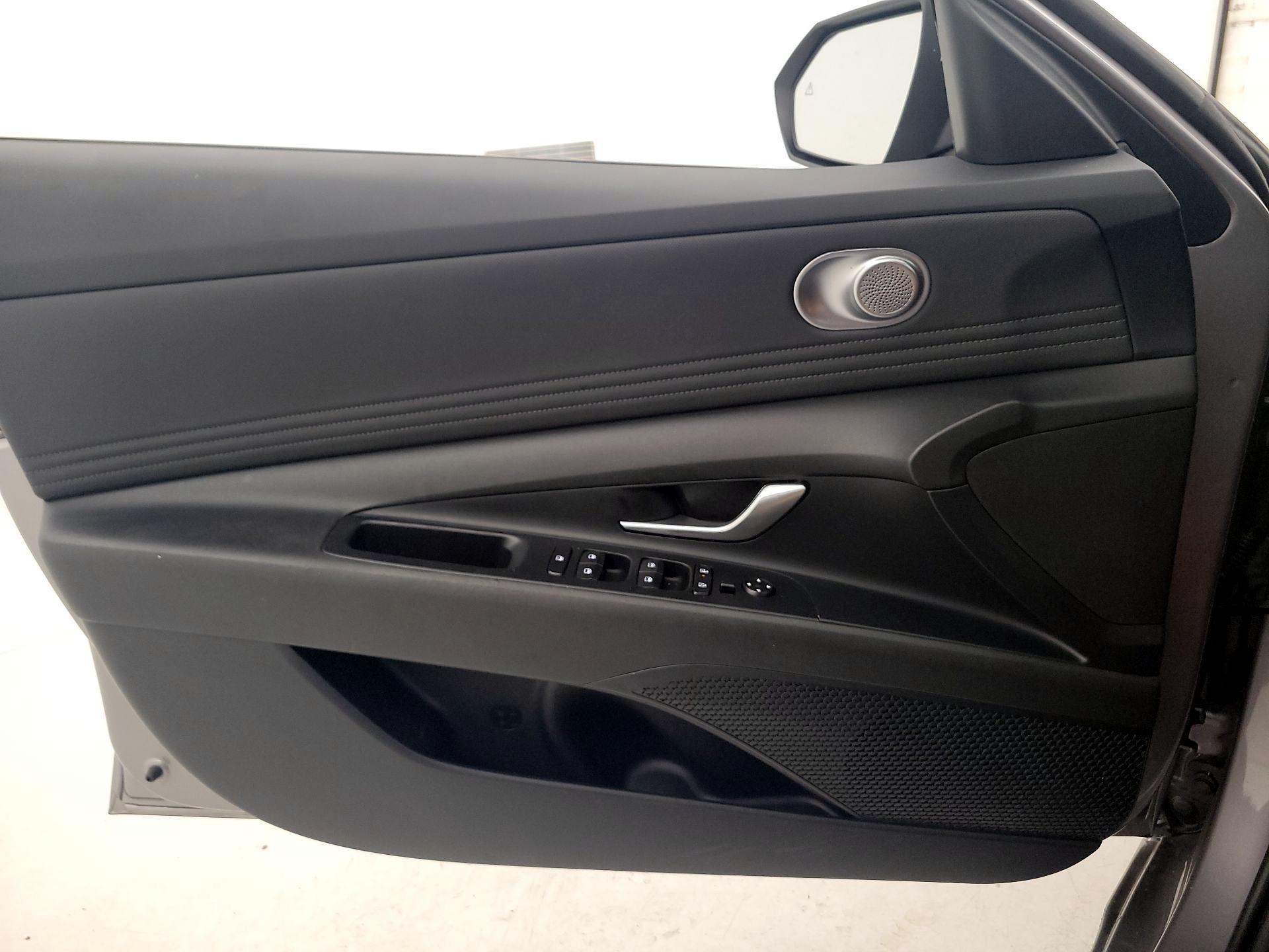 Thumbnail: 2025 Hyundai Elantra - 12