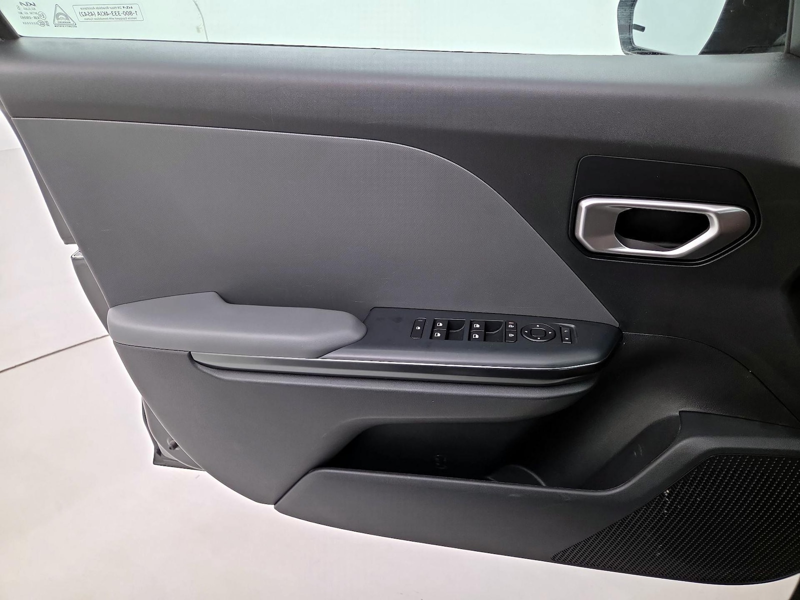 2025 Kia K4 LXS - Photo 13