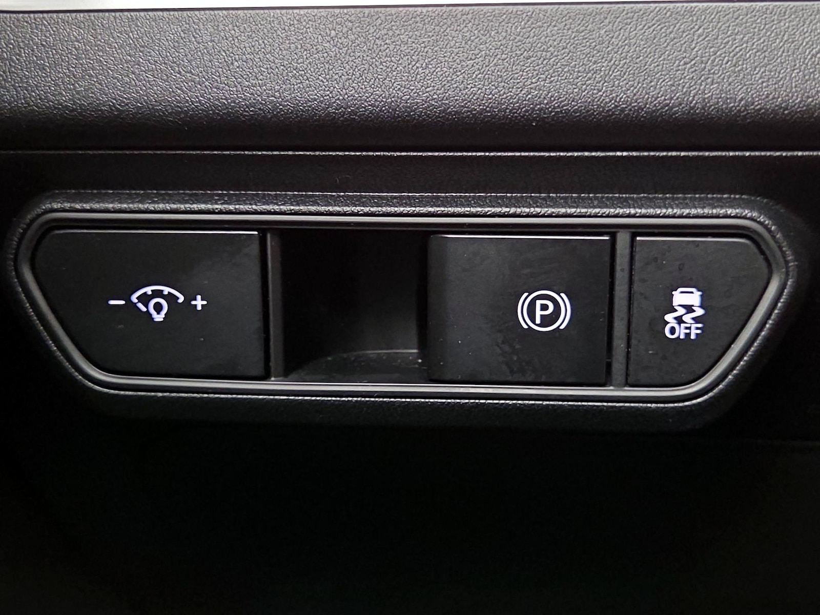 2025 Kia K4 LXS - Photo 14