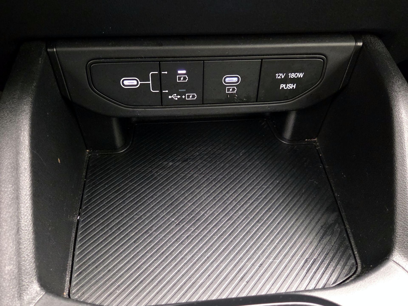 2025 Kia K4 LXS - Photo 19