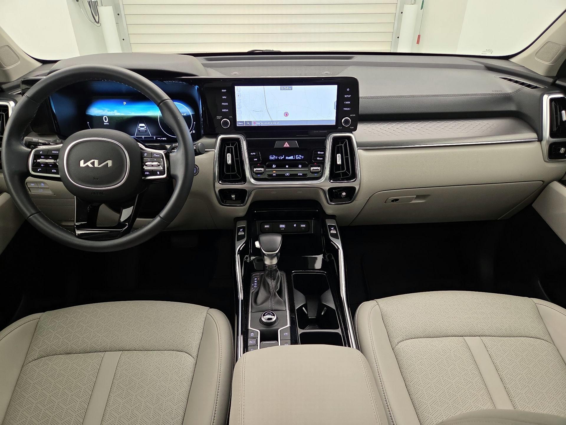 Thumbnail: 2023 Kia Sorento - 9
