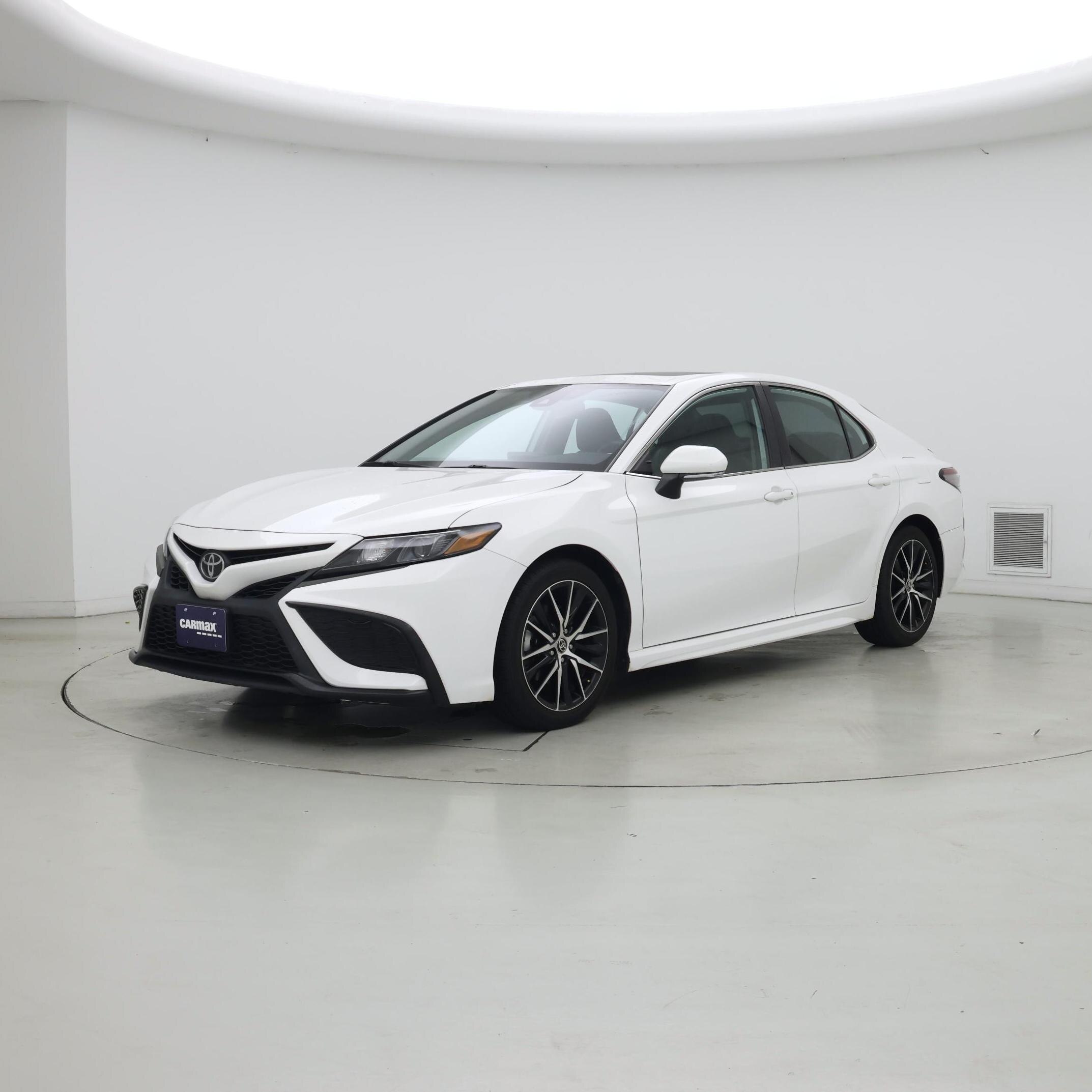 Thumbnail: 2022 Toyota Camry - 4