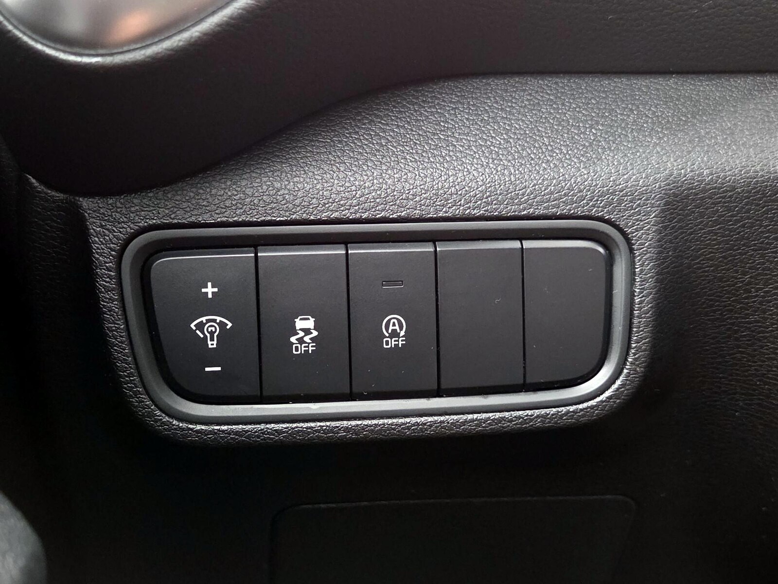 2025 Kia Soul LX - Photo 14