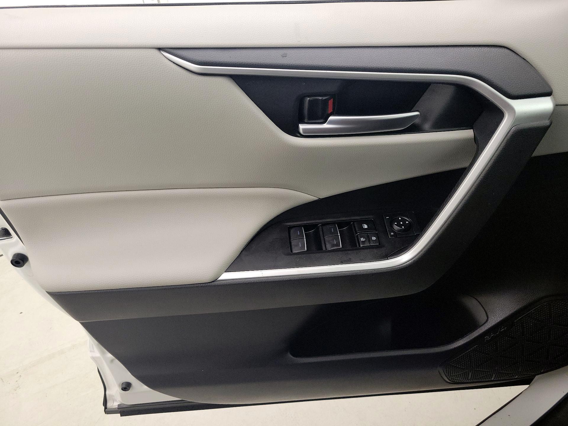 Thumbnail: 2025 Toyota RAV4 - 12