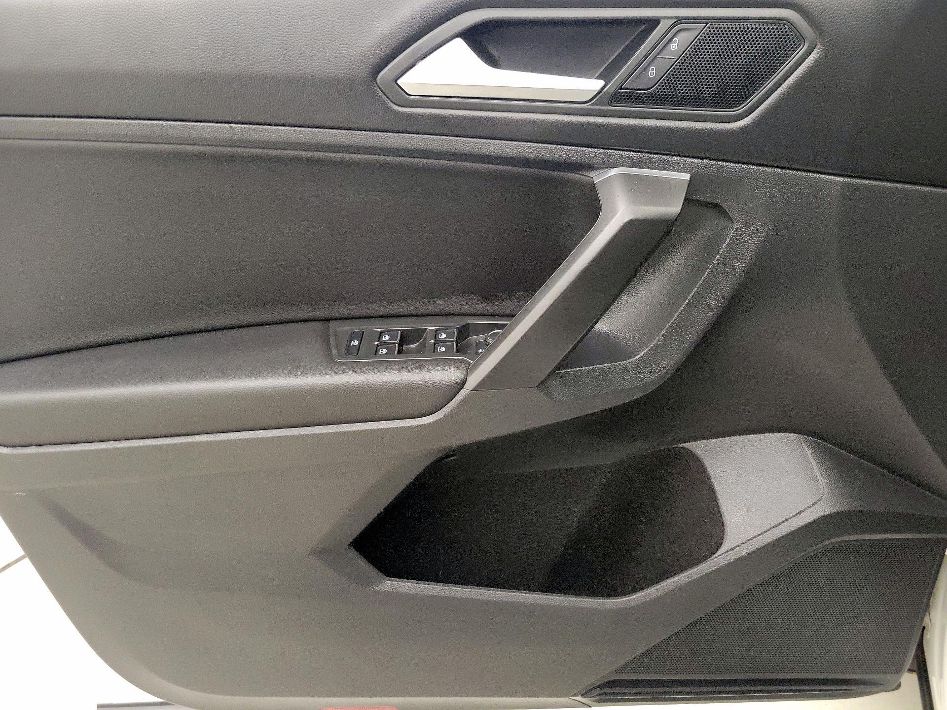 Thumbnail: 2021 Volkswagen Tiguan - 12