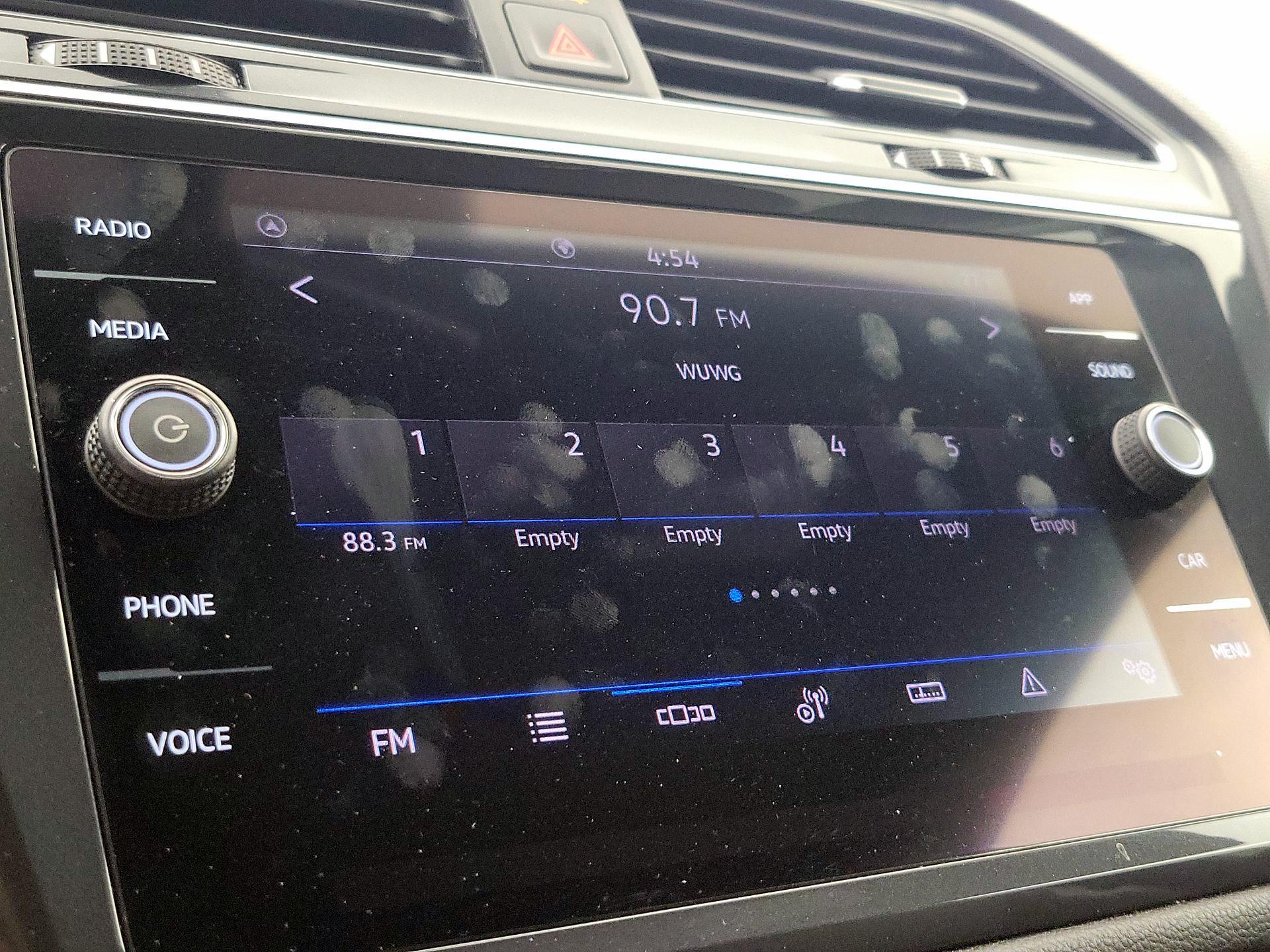 Thumbnail: 2021 Volkswagen Tiguan - 15