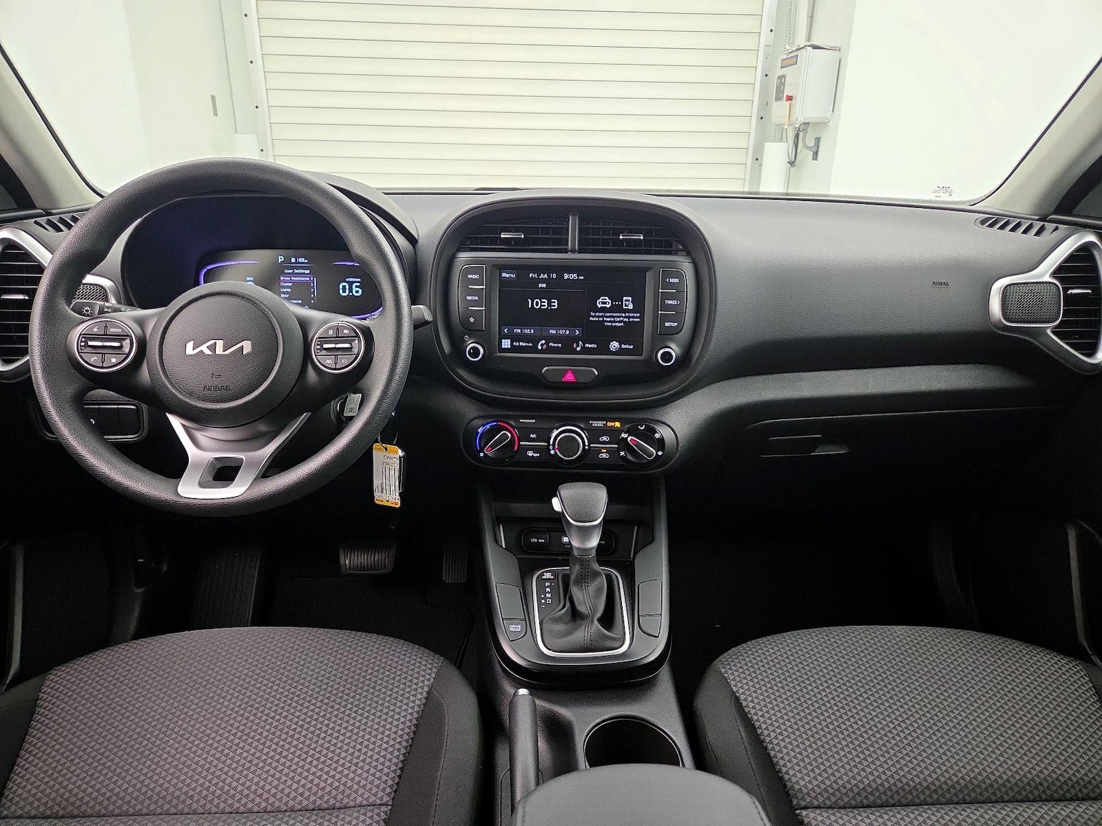 2025 Kia Soul LX - Photo 10