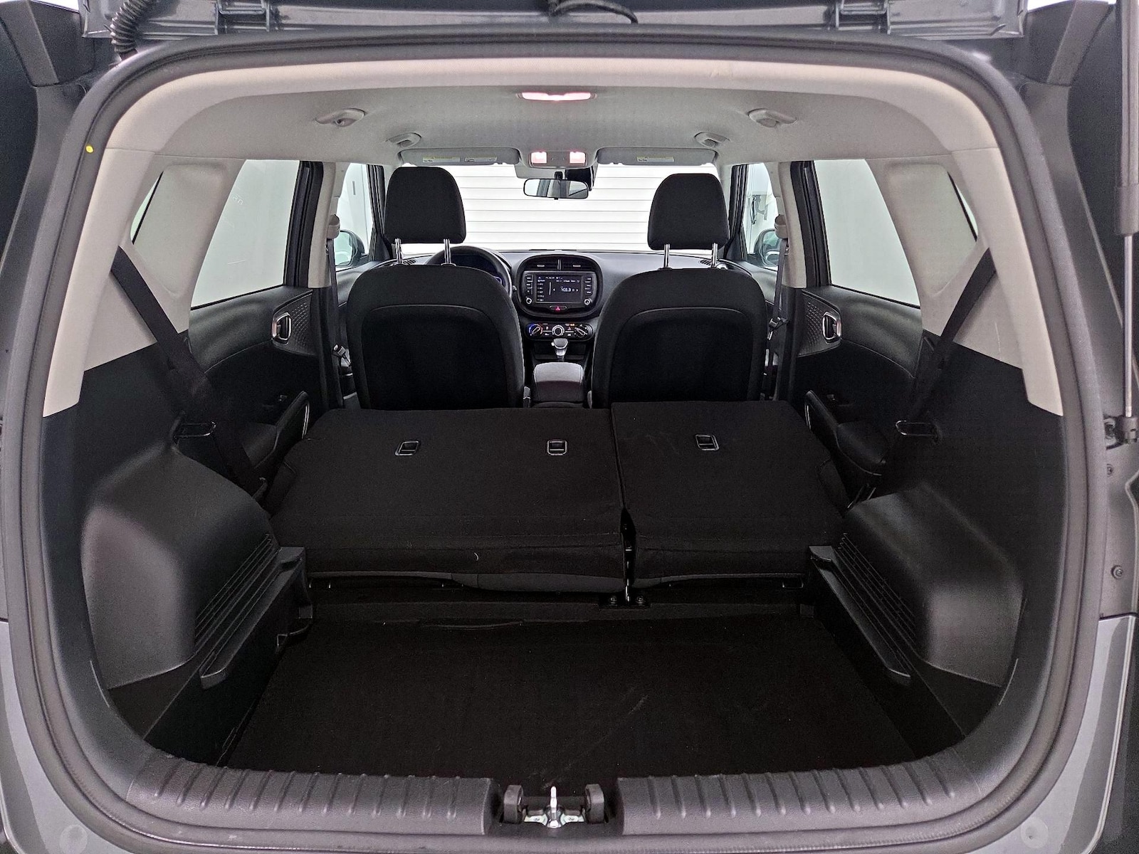 2025 Kia Soul LX - Photo 22