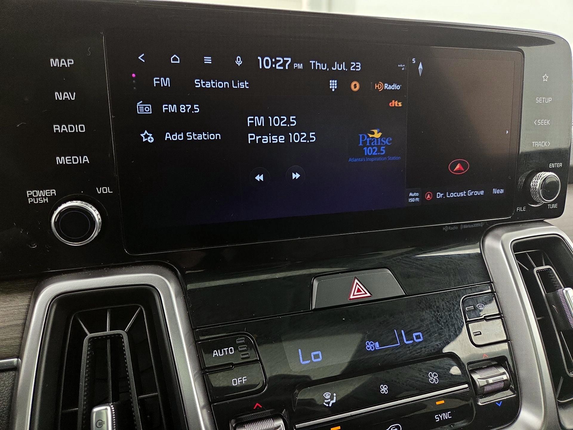 Thumbnail: 2023 Kia Sorento - 16